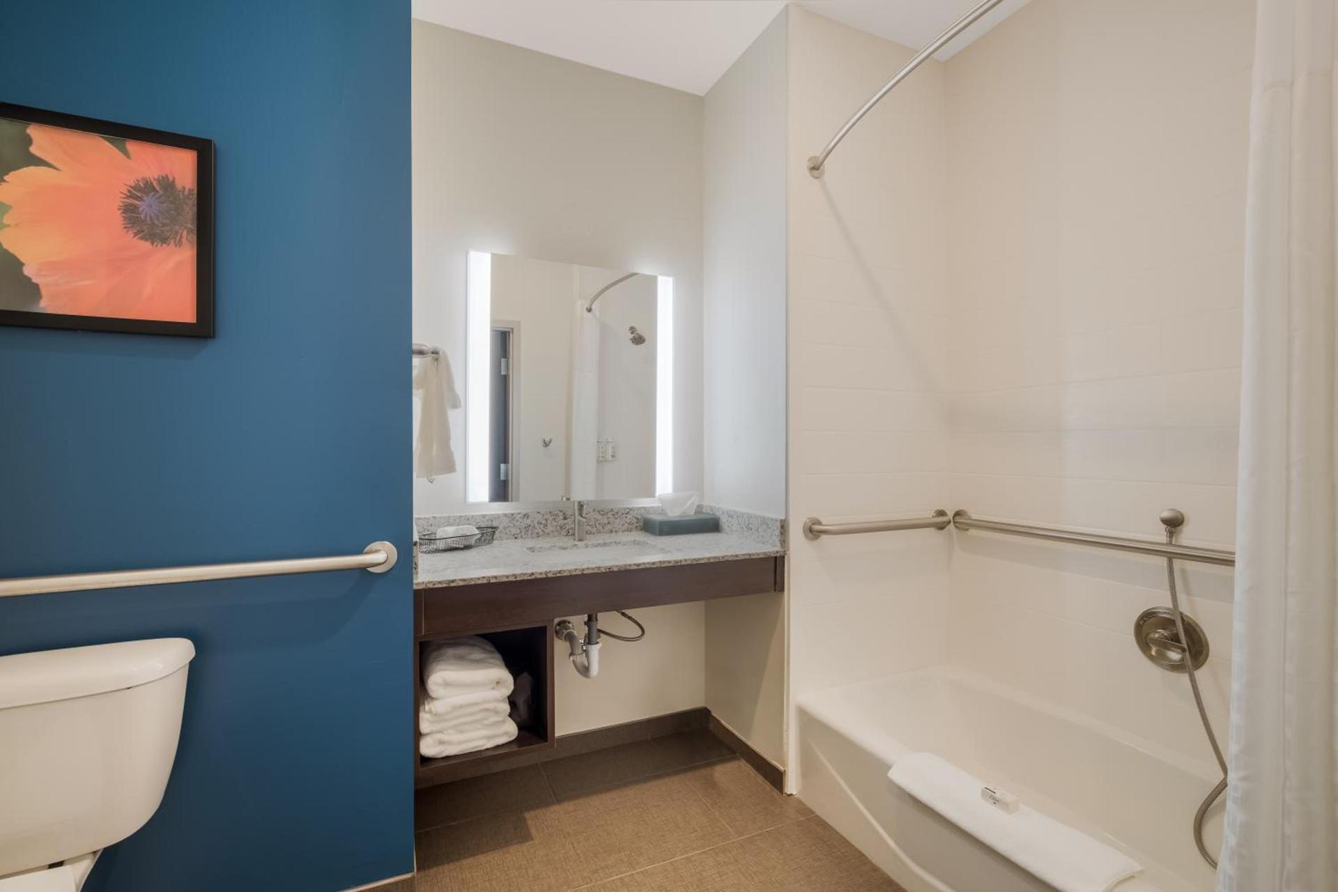 La Quinta Inn & Suites by Wyndham Sulphur Lake Charles photo 18