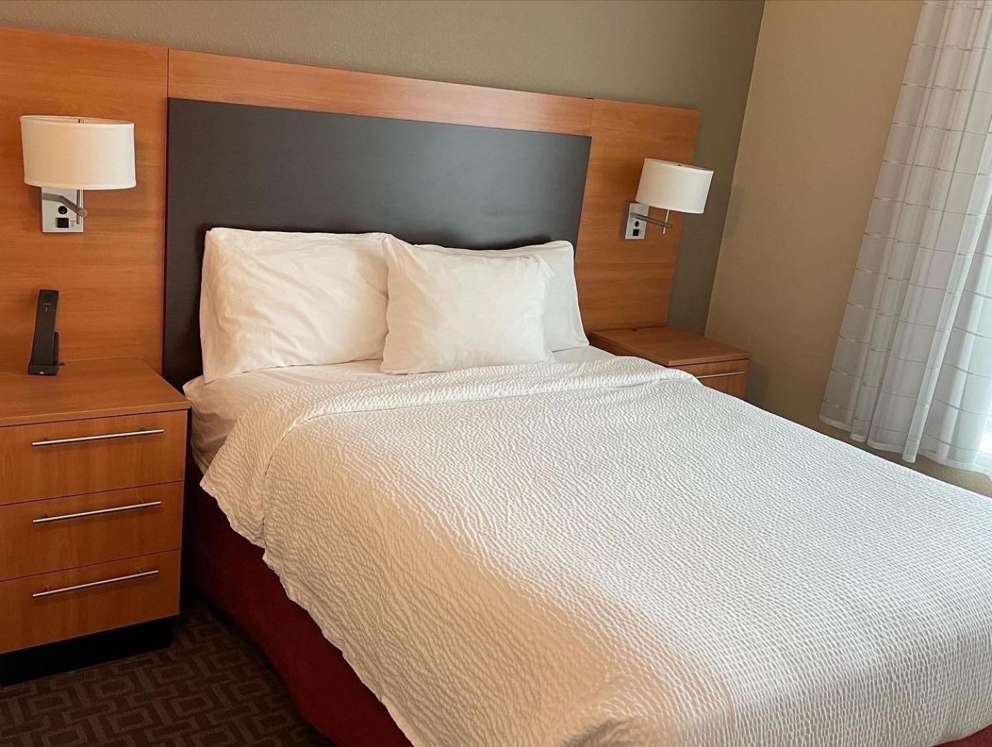 TownePlace Suites Orlando at FLAMINGO CROSSINGS Town Center, Western Entrance photo 8