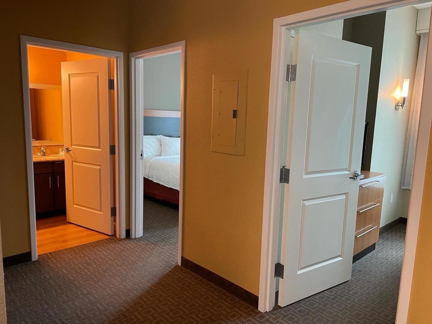 TownePlace Suites Orlando at FLAMINGO CROSSINGS Town Center, Western Entrance photo 56