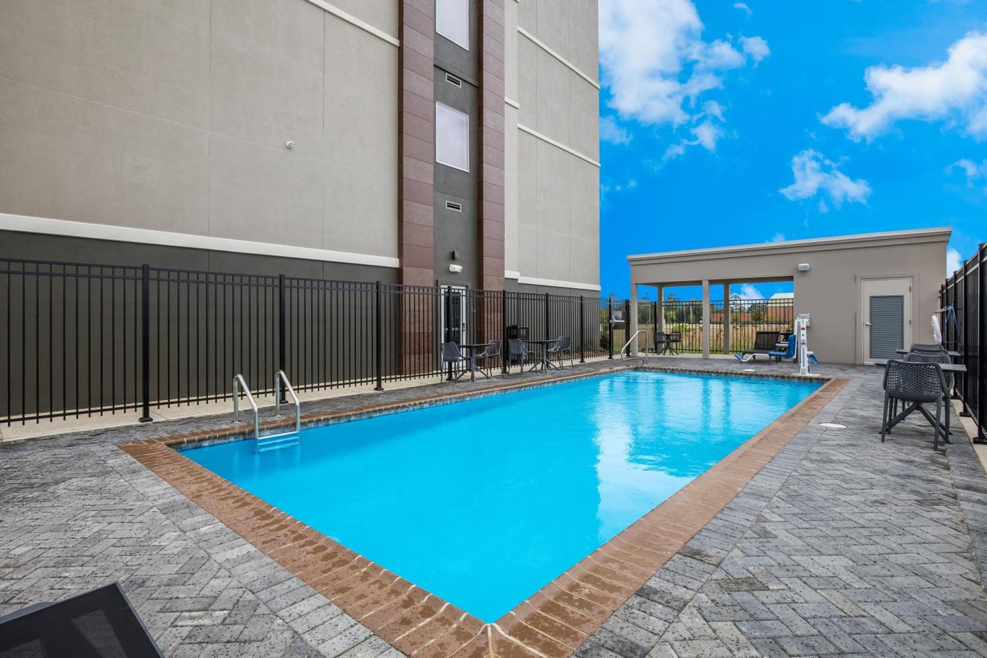 Hawthorn Extended Stay by Wyndham Sulphur Lake Charles photo 14