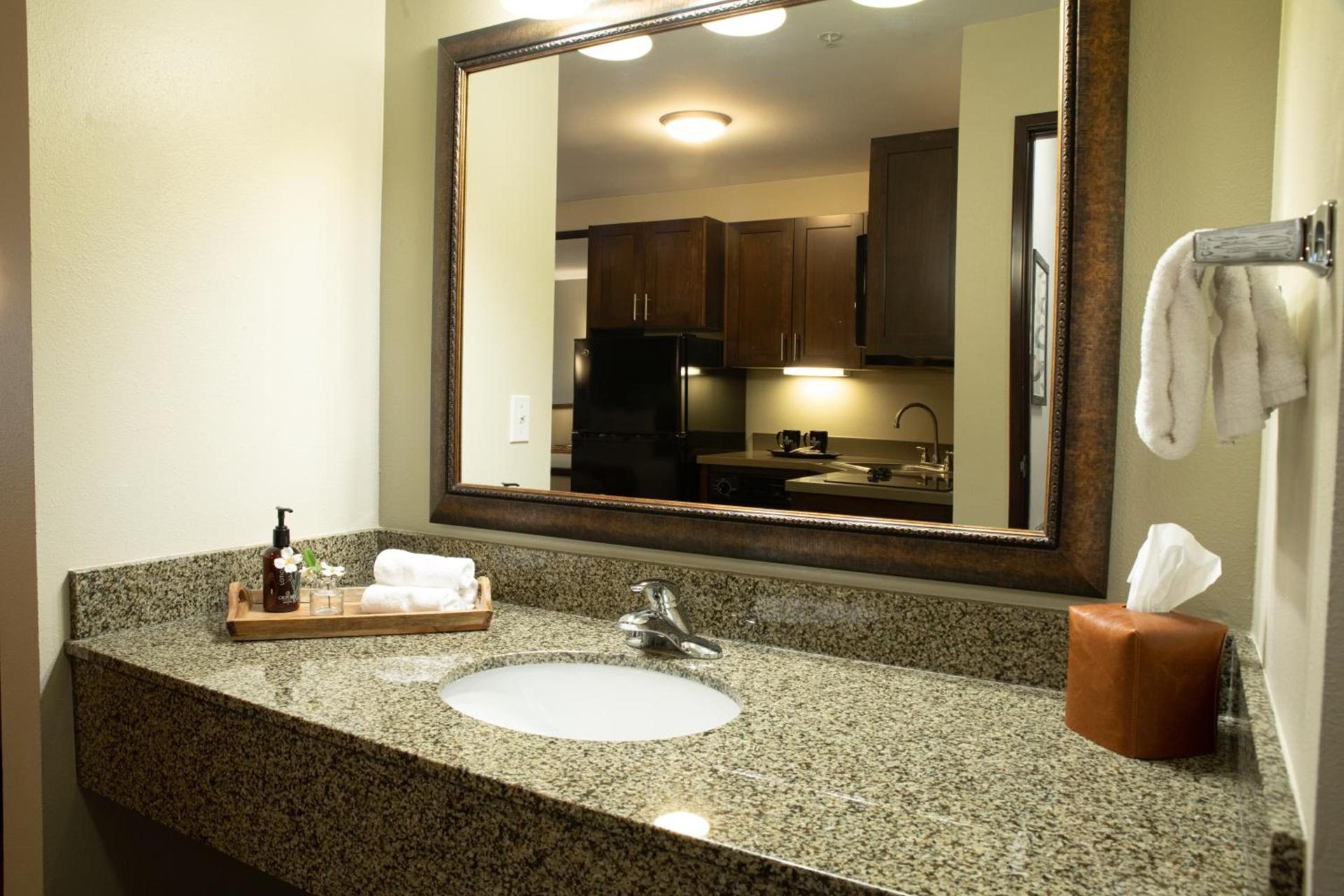 Oxford Suites Pendleton photo 38