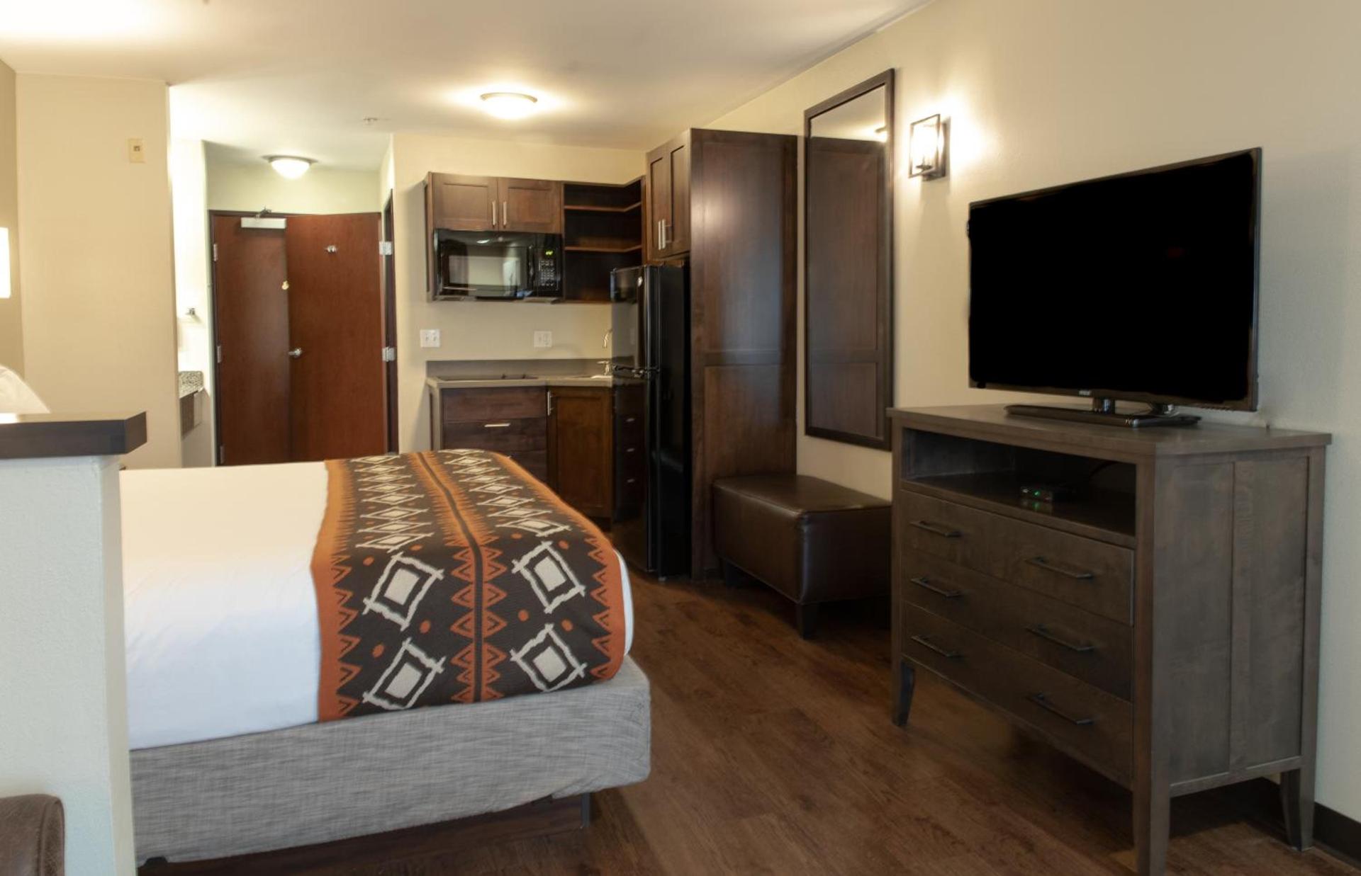 Oxford Suites Pendleton photo 16