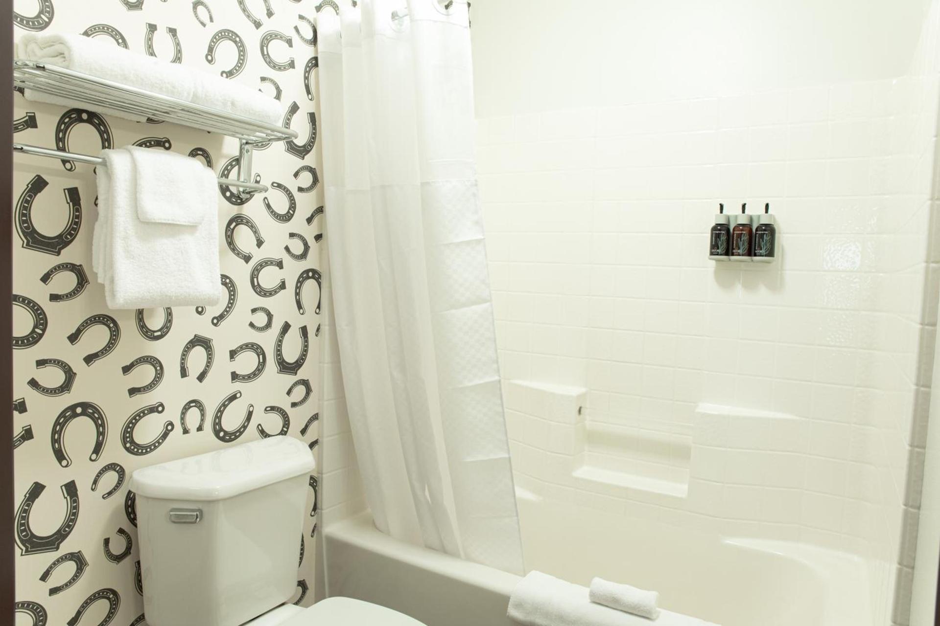 Oxford Suites Pendleton photo 18