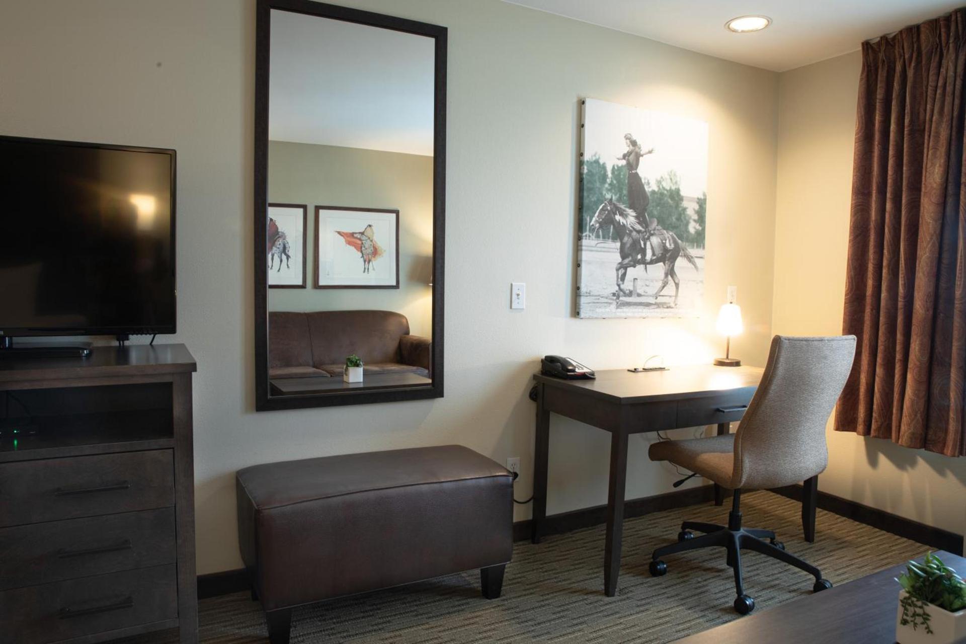 Oxford Suites Pendleton photo 25