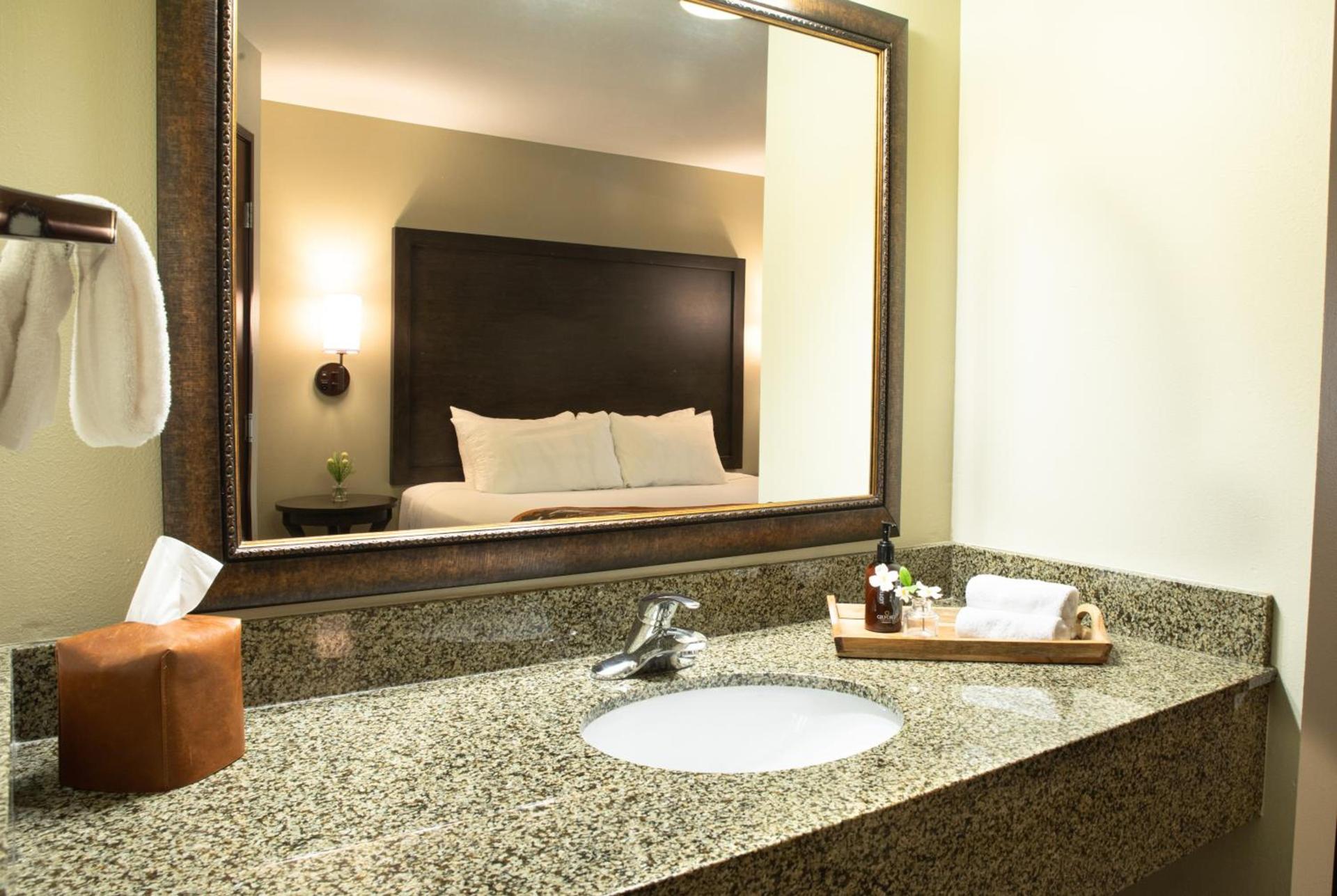 Oxford Suites Pendleton photo 21