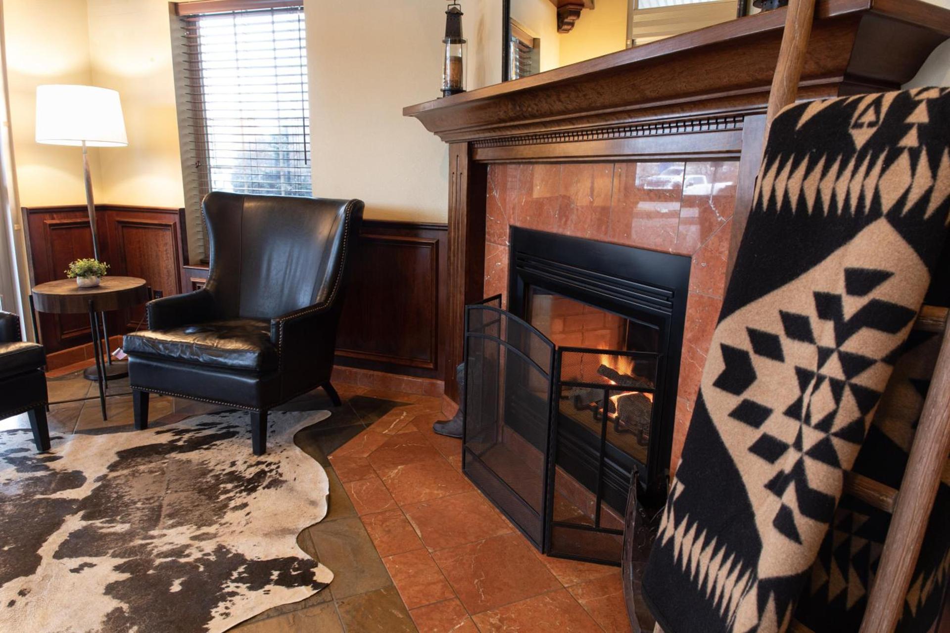 Oxford Suites Pendleton photo 32