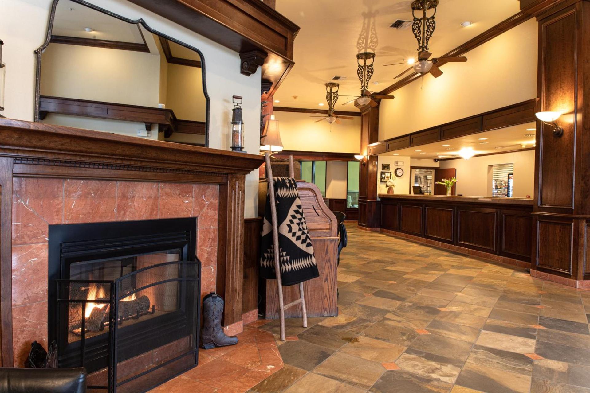 Oxford Suites Pendleton photo 35