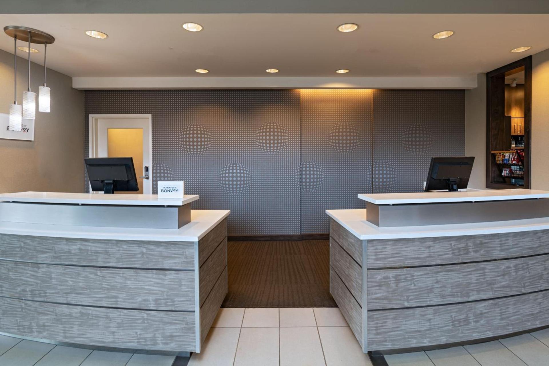 Residence Inn by Marriott Omaha Aksarben Village photo 7