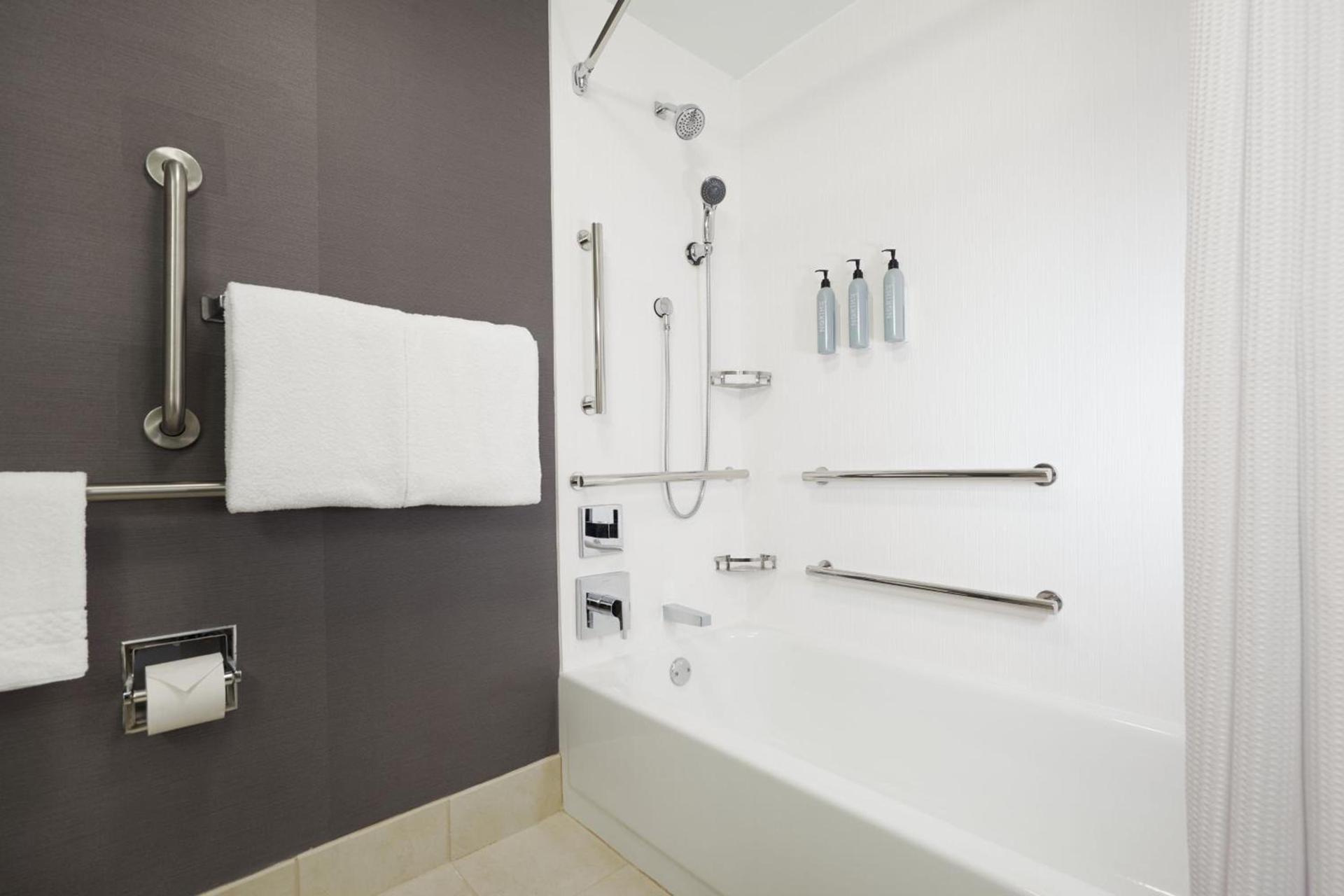 Courtyard by Marriott St. Louis Downtown West photo 17