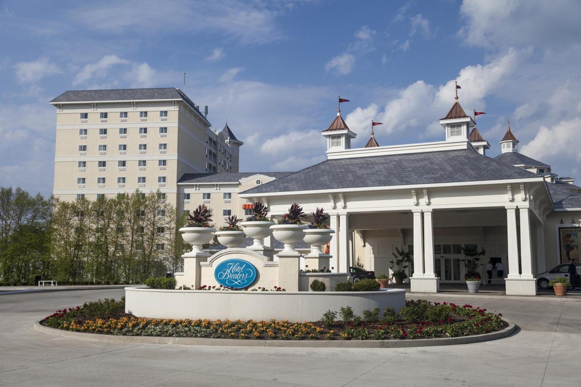 Cedar Point Hotel Breakers photo 16