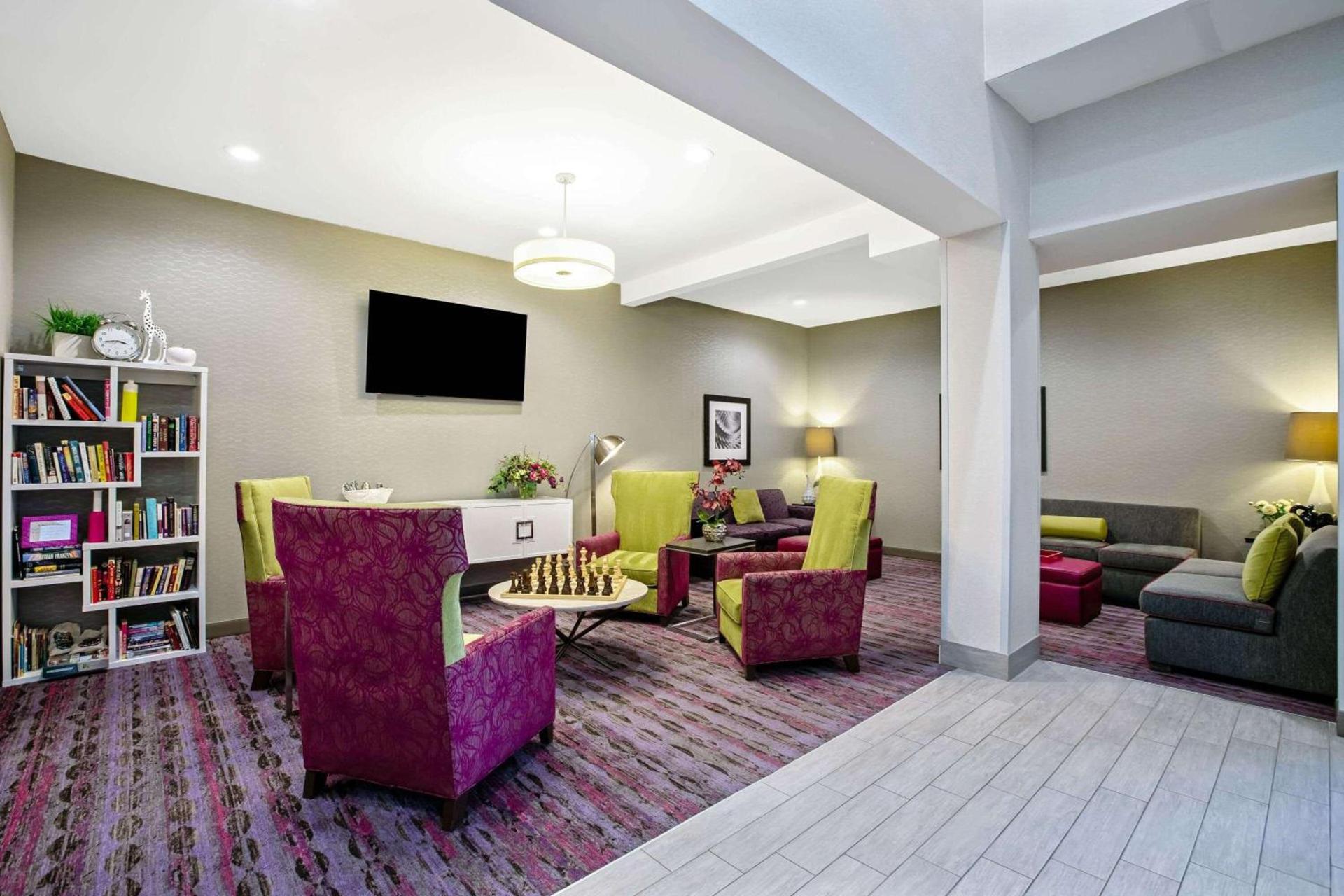 La Quinta by Wyndham Kearney photo 7