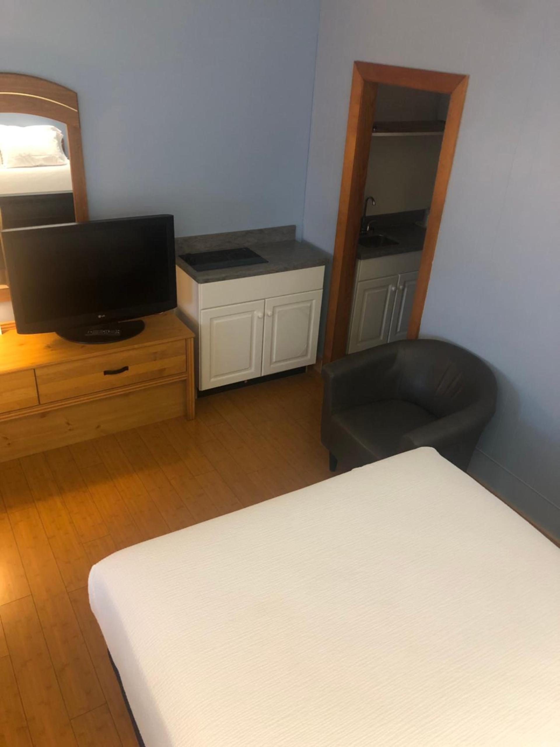 Executive Motel photo 5