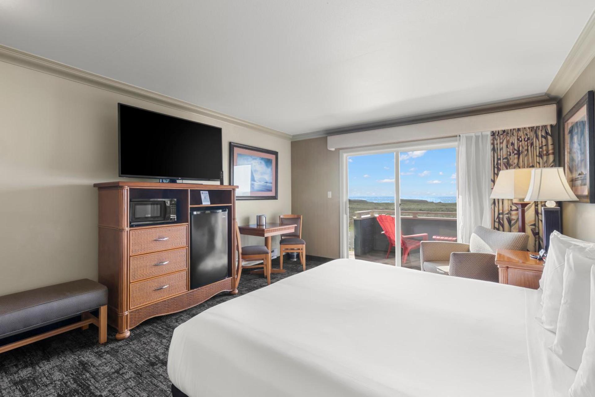 Surf and Sand Lodge photo 30