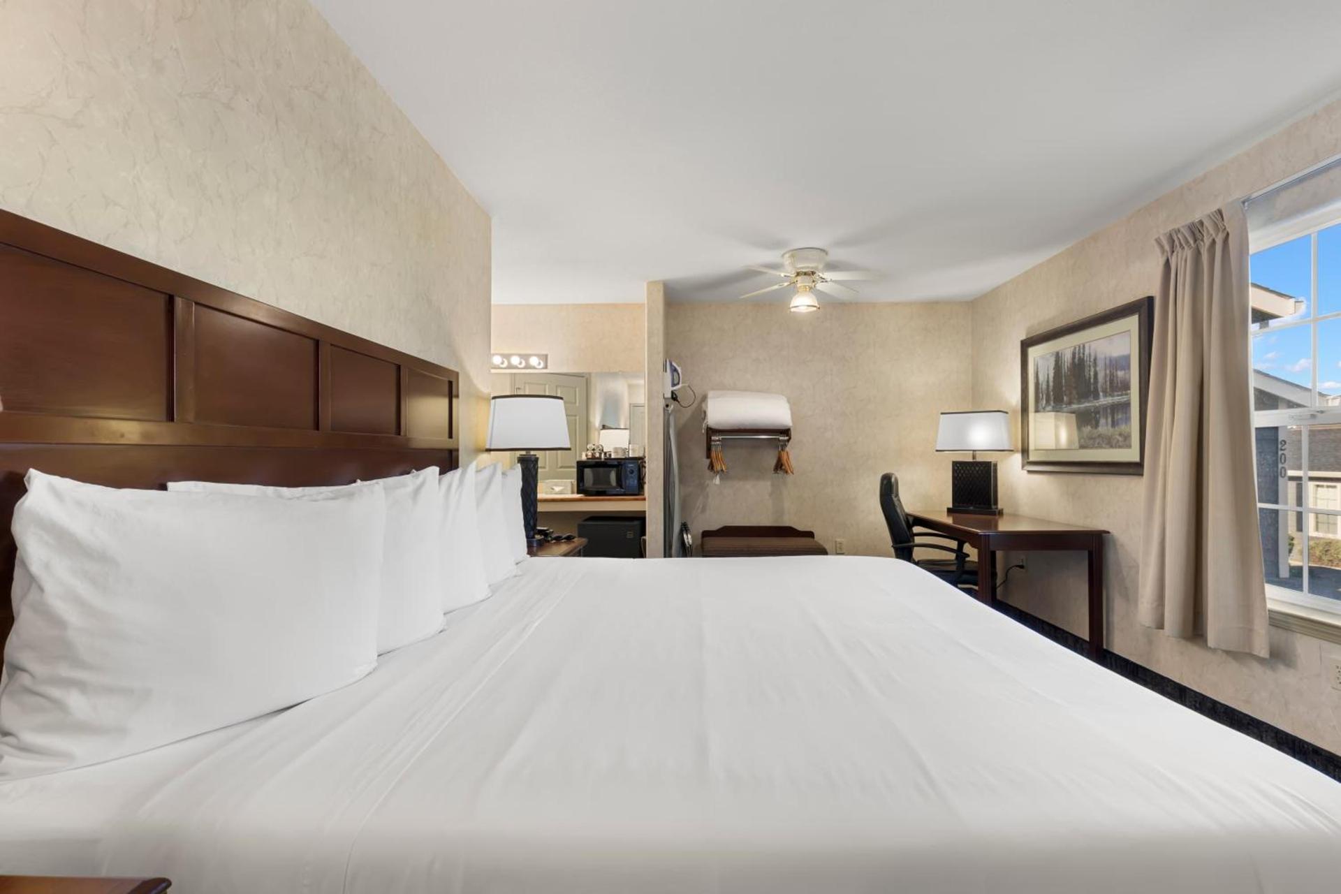 Beach House Inn photo 16
