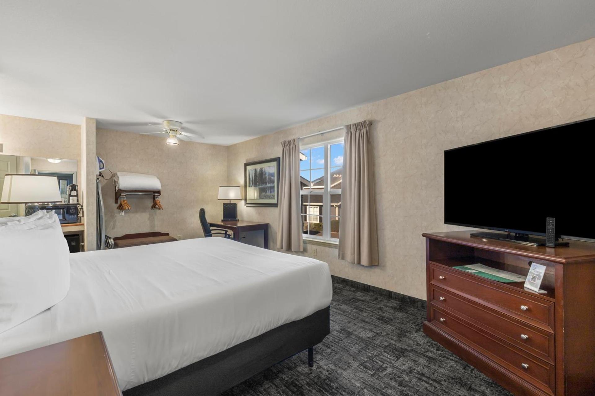 Beach House Inn photo 26