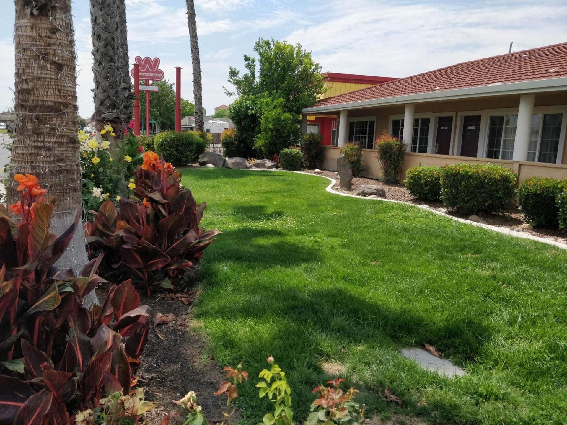 Holiday Motel Oakdale photo 32