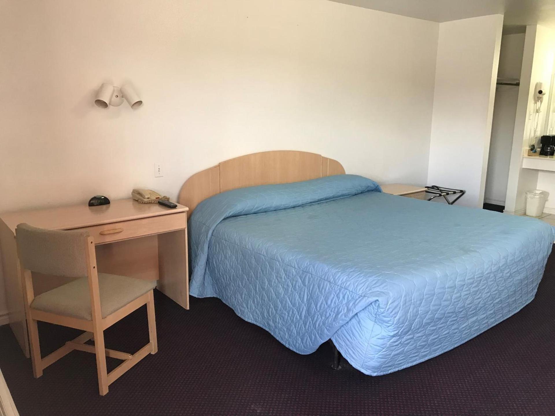 Luxury Inn photo 21