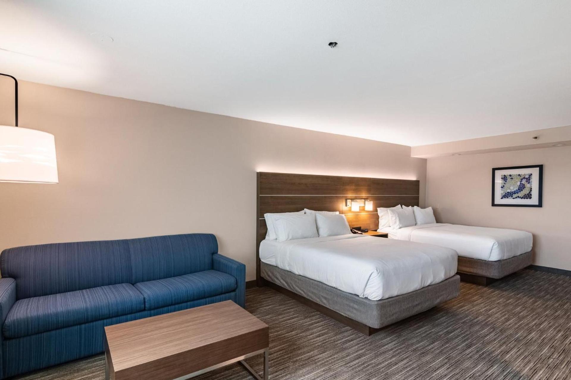 Holiday Inn Express & Suites Camarillo by IHG photo 15