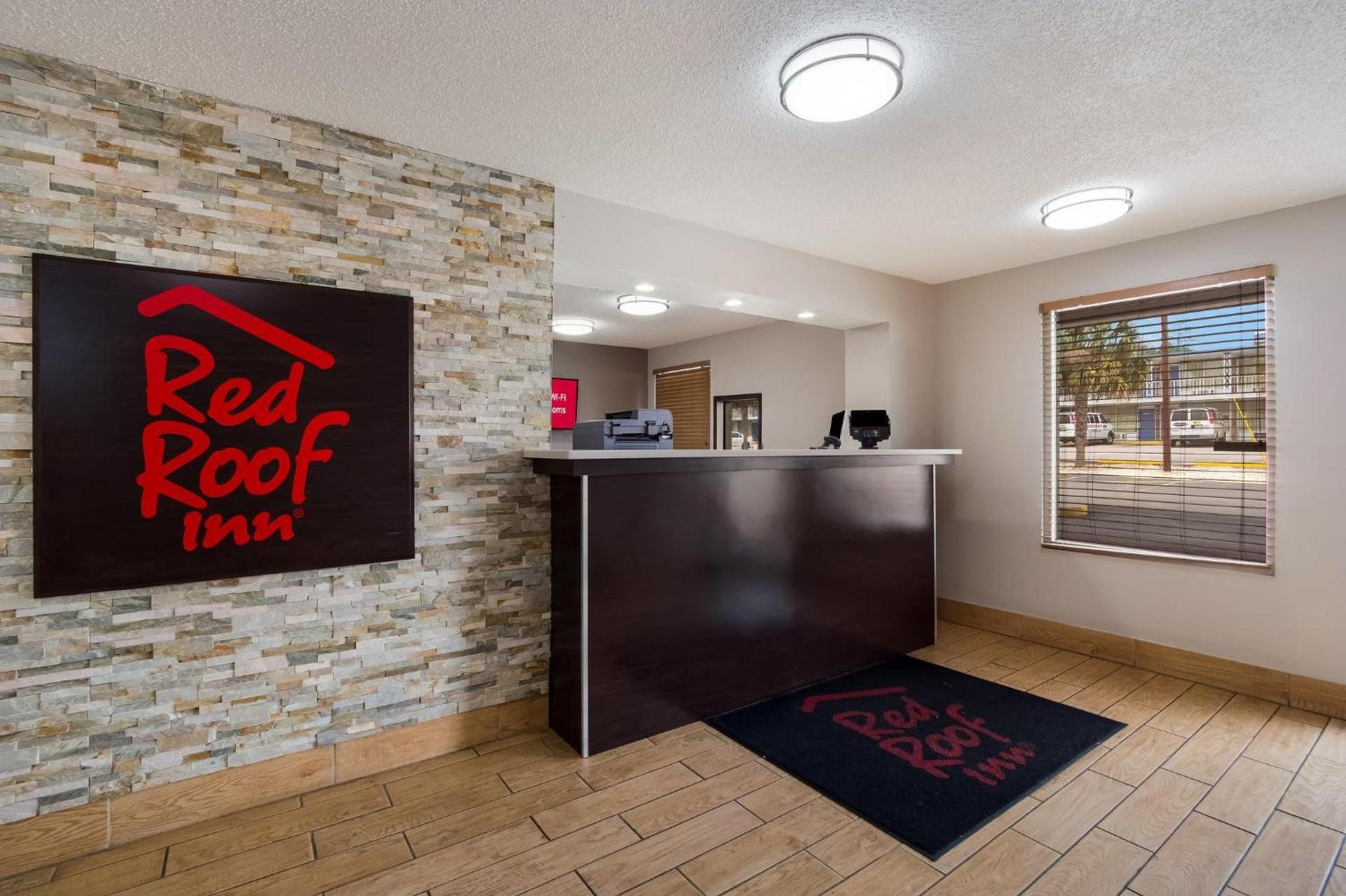 Red Roof Inn Columbia, SC Airport photo 13