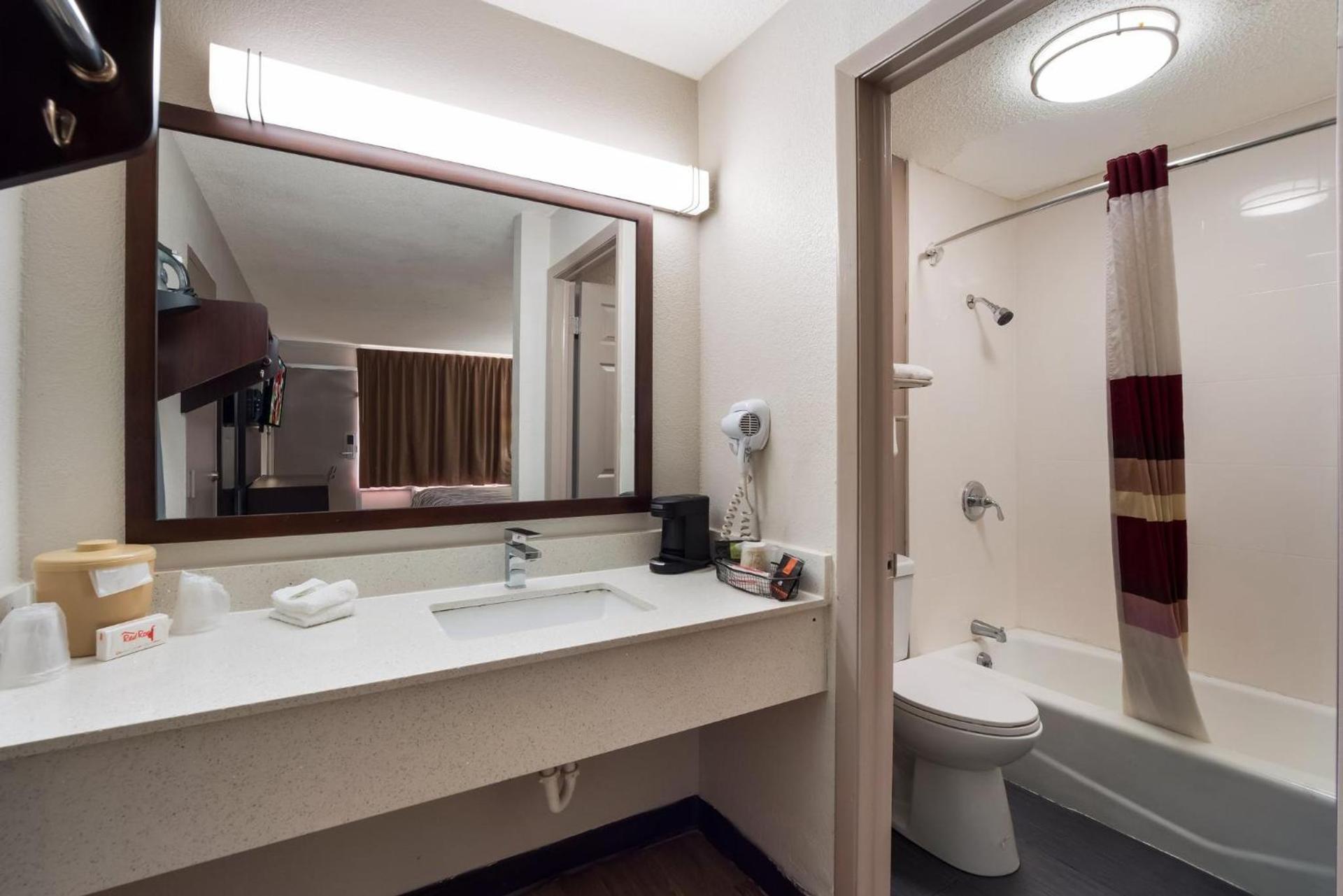 Red Roof Inn Columbia, SC Airport photo 30
