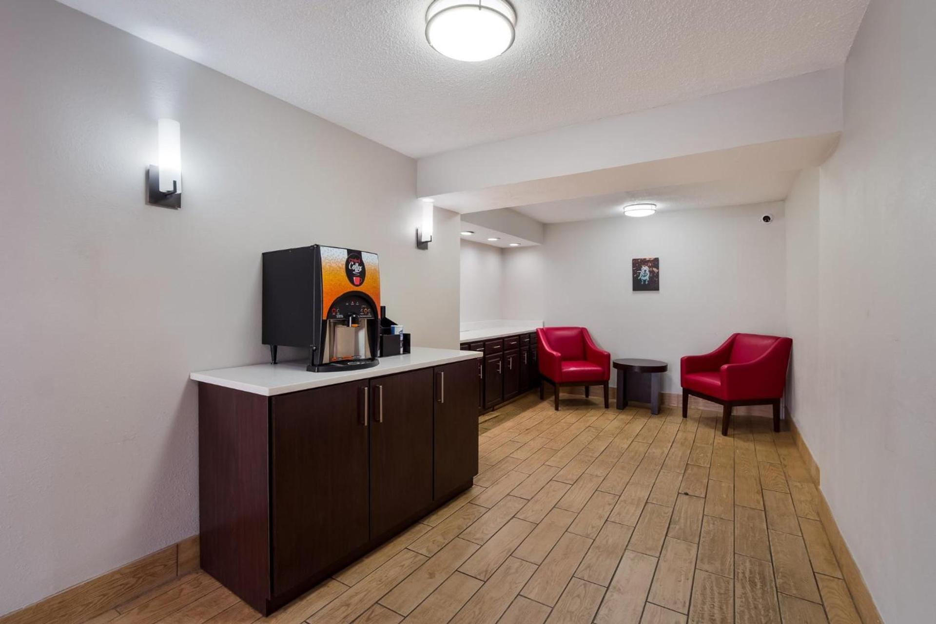 Red Roof Inn Columbia, SC Airport photo 16