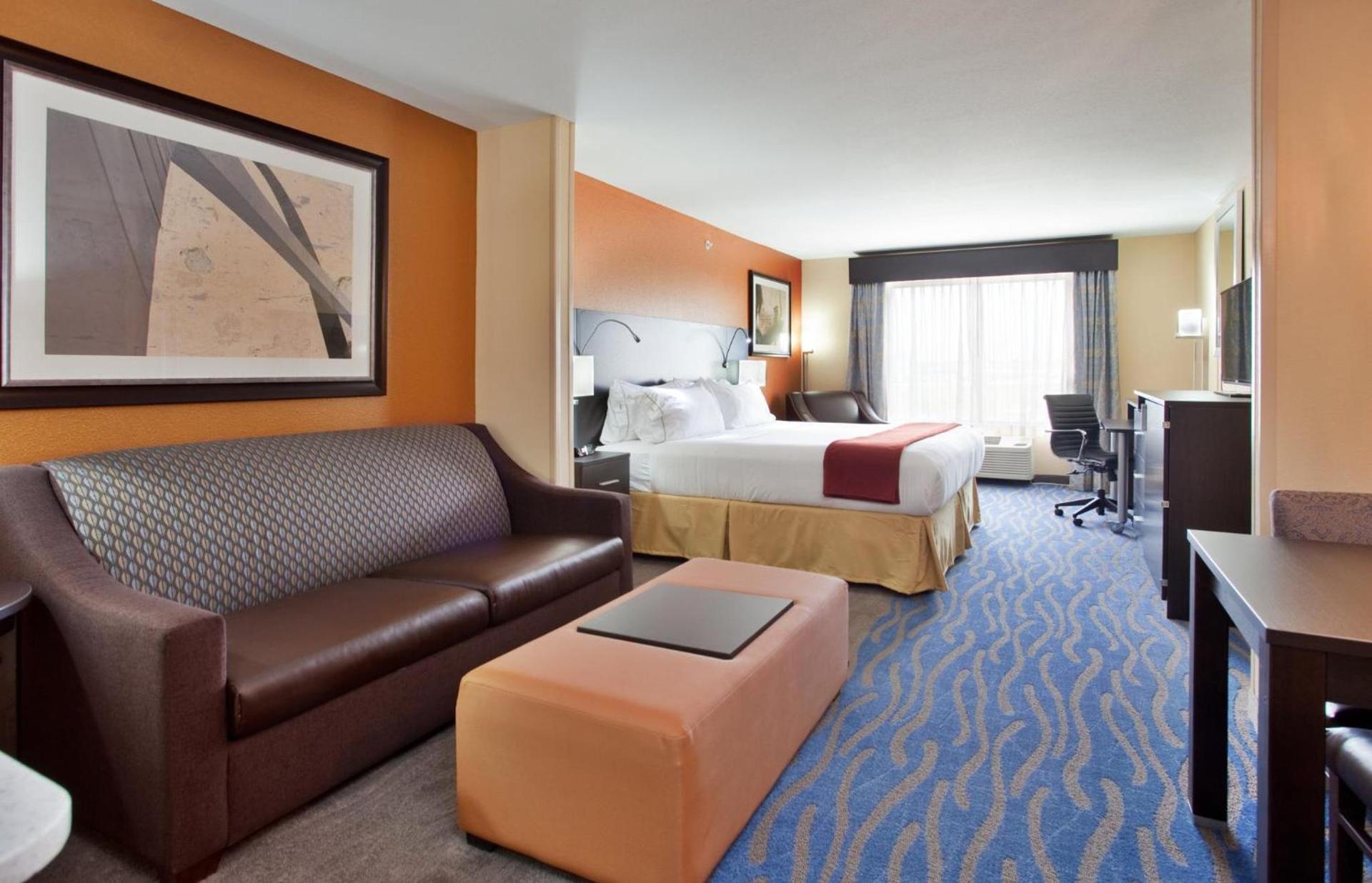 Holiday Inn Express & Suites St Louis Airport by IHG photo 22