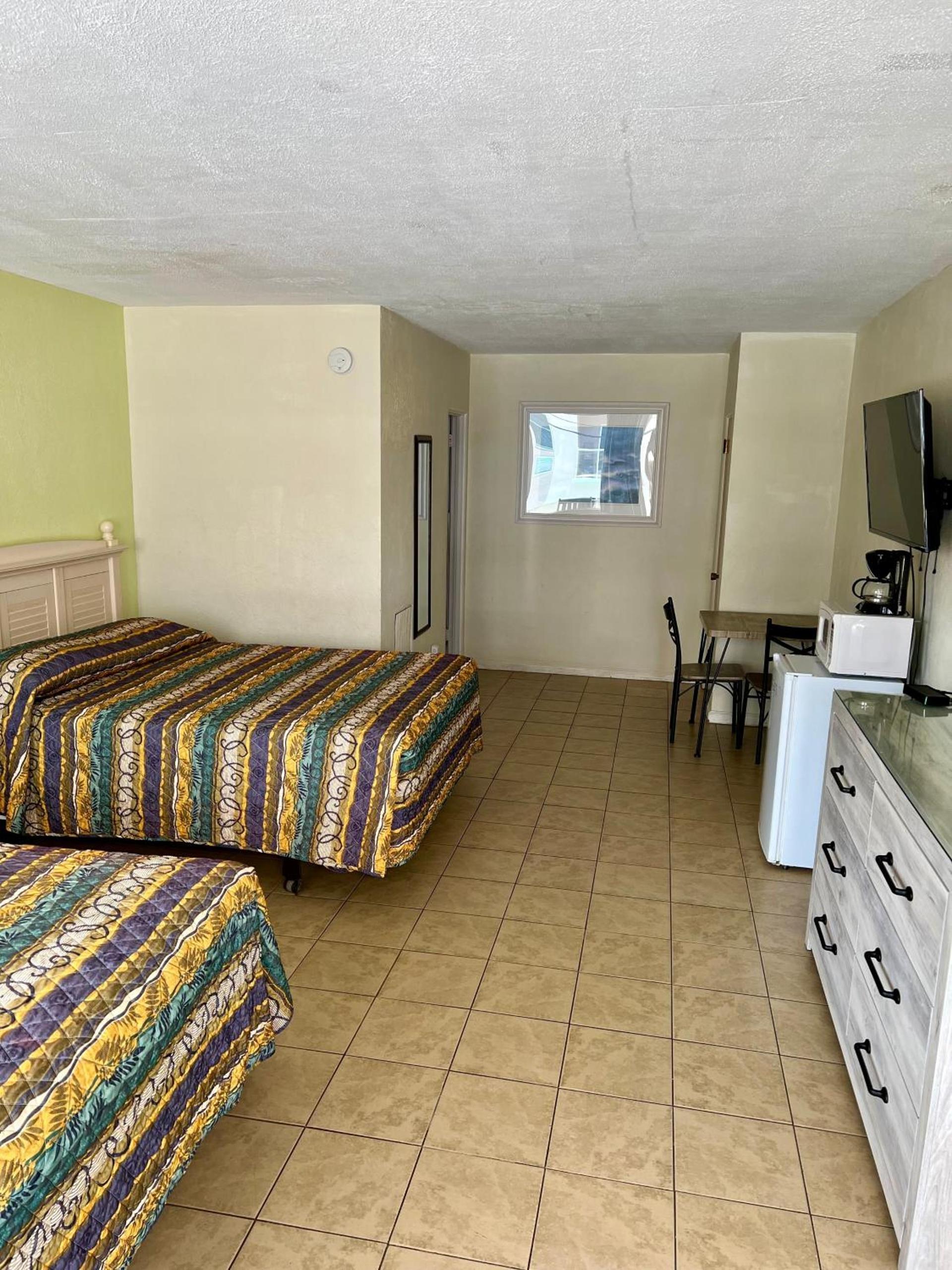 Beach Colony Motel photo 28