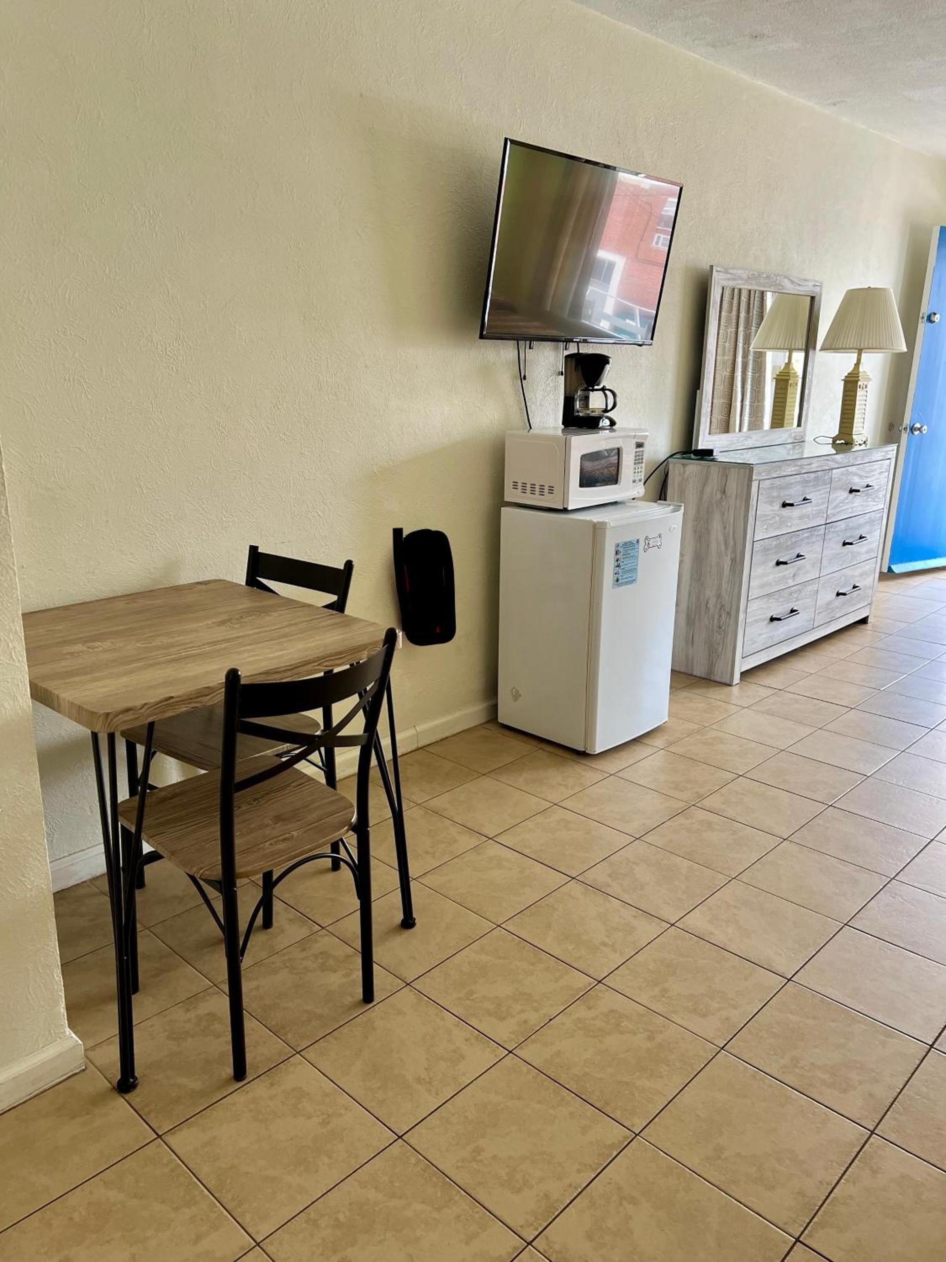 Beach Colony Motel photo 32