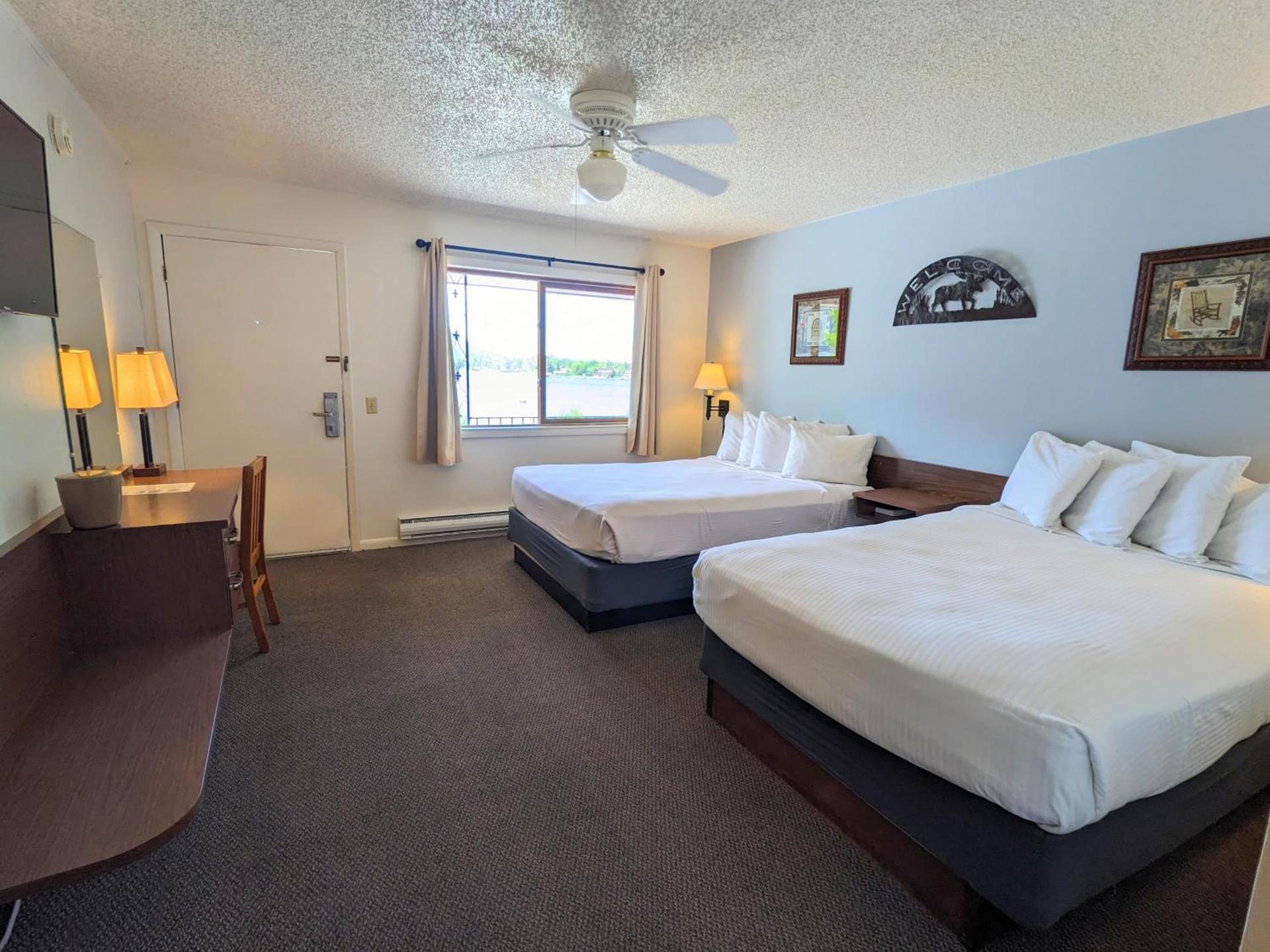 Western Riviera Lakeside Lodging photo 21