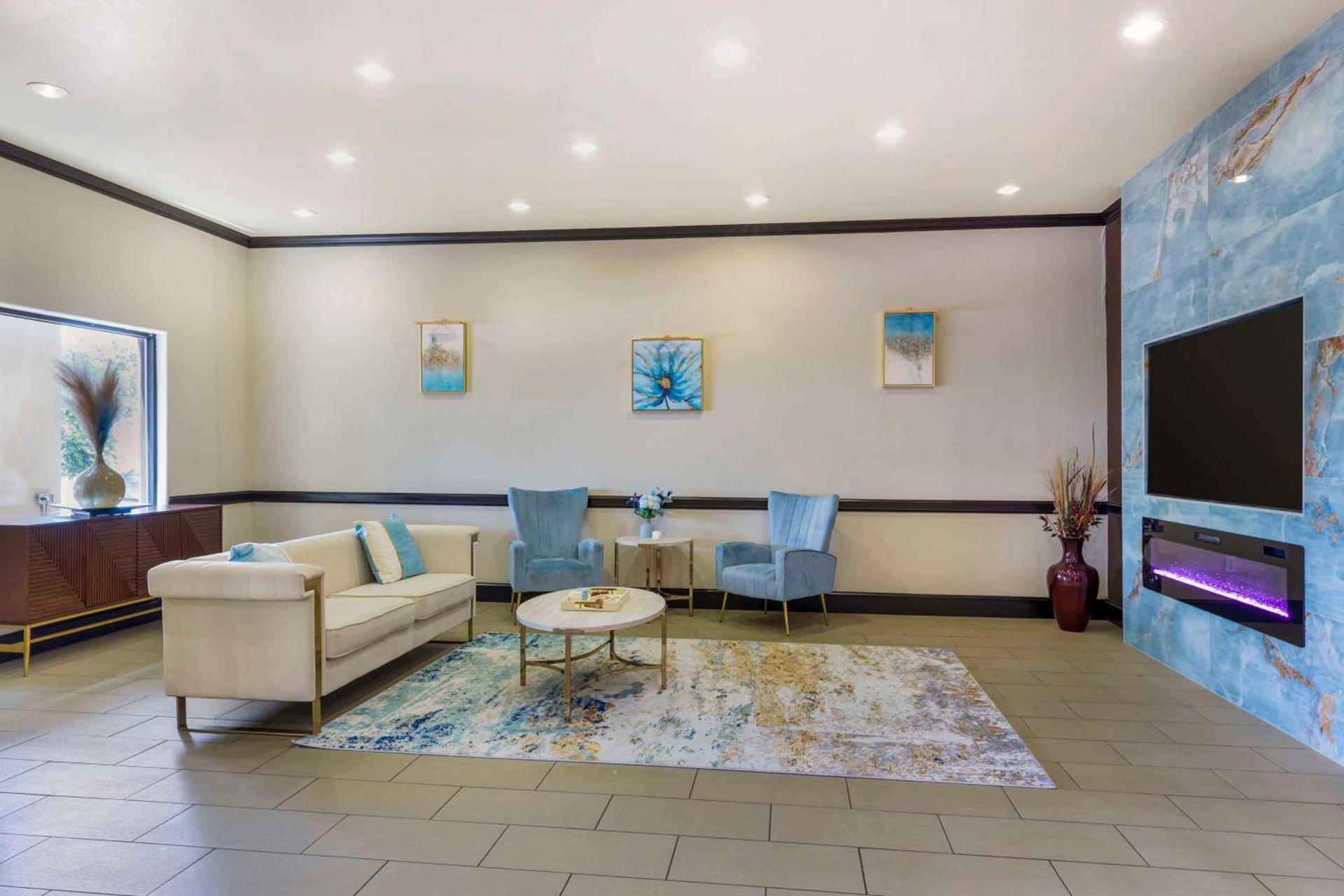 Best Western Plus Texoma Hotel & Suites photo 6