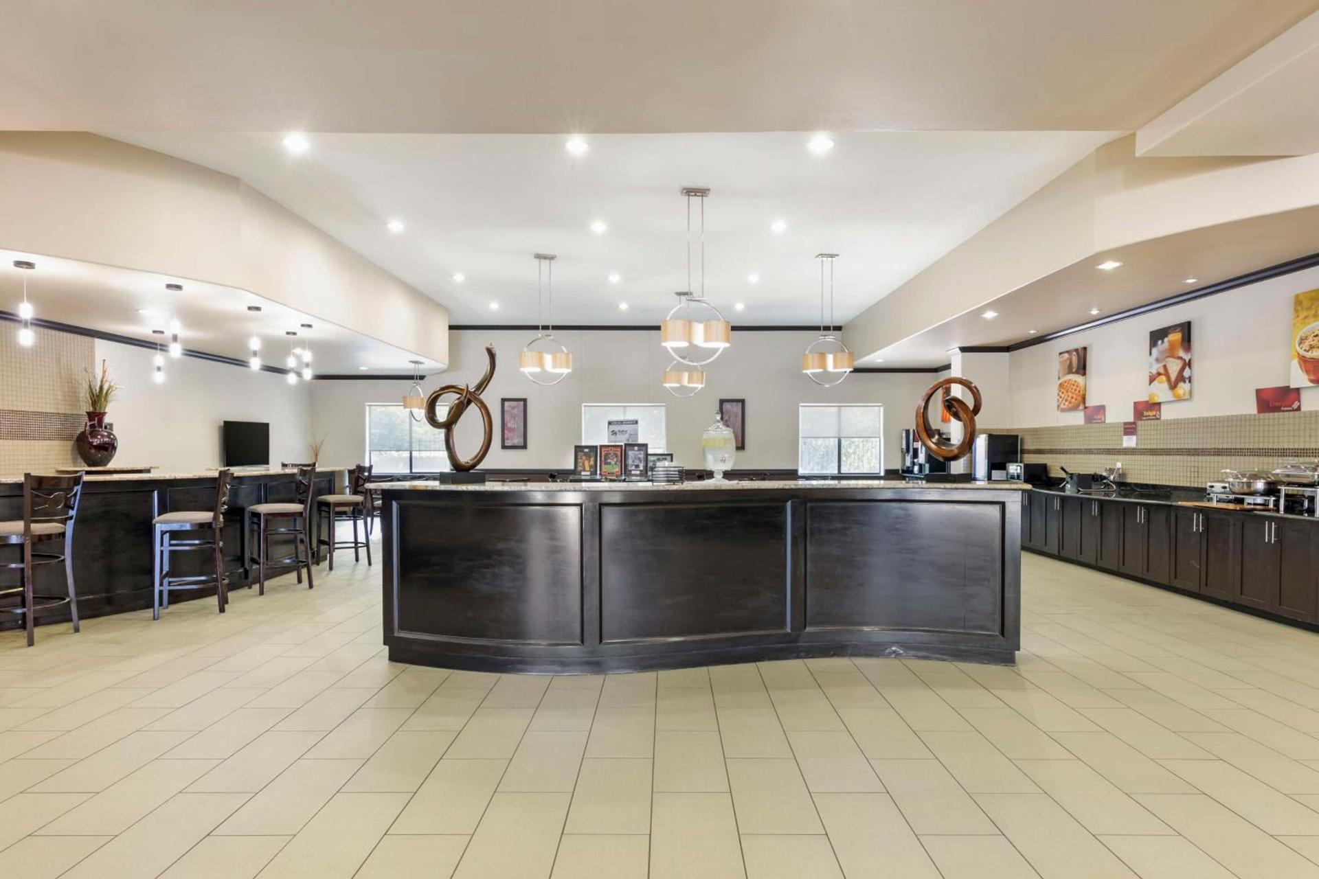 Best Western Plus Texoma Hotel & Suites photo 38