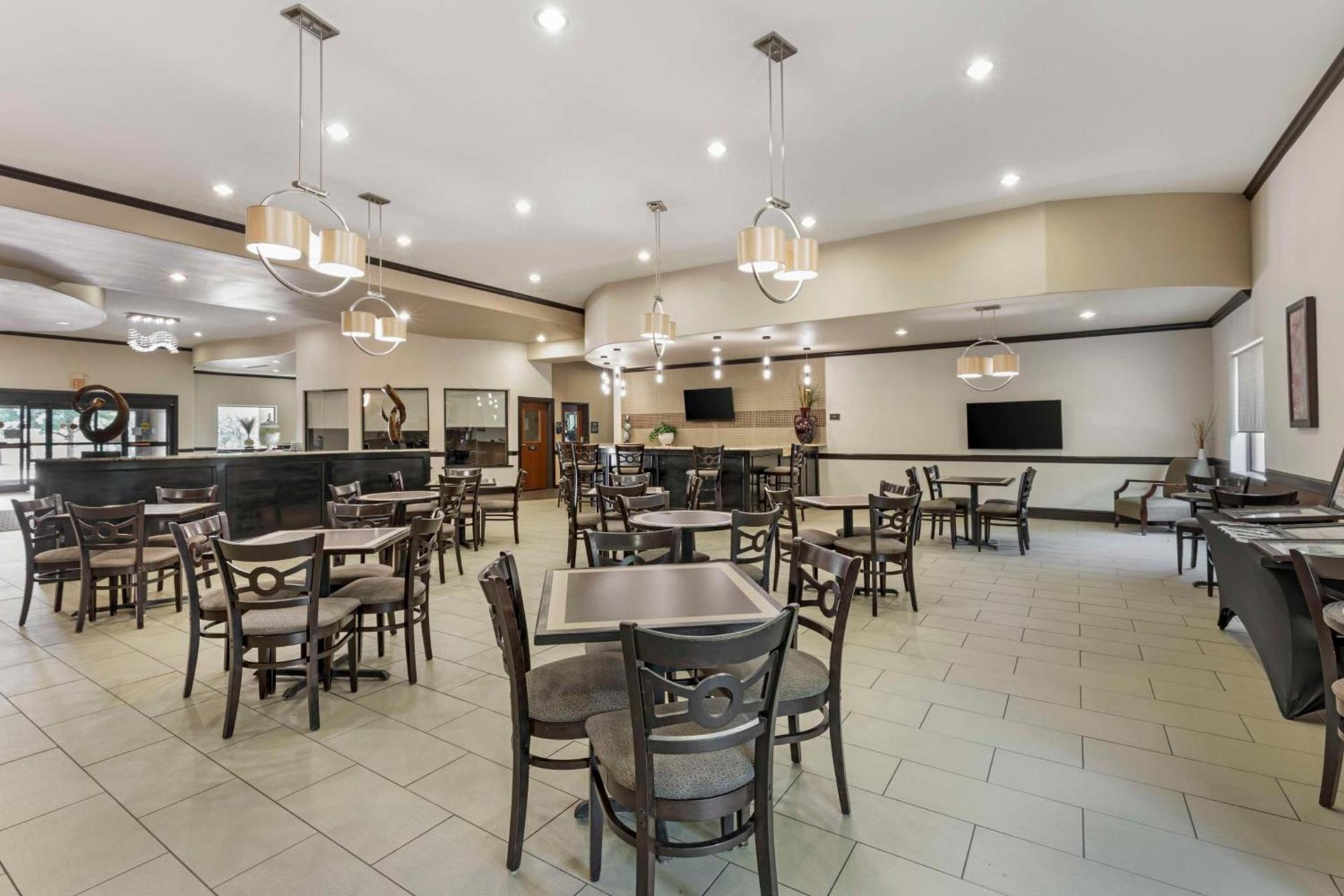 Best Western Plus Texoma Hotel & Suites photo 3