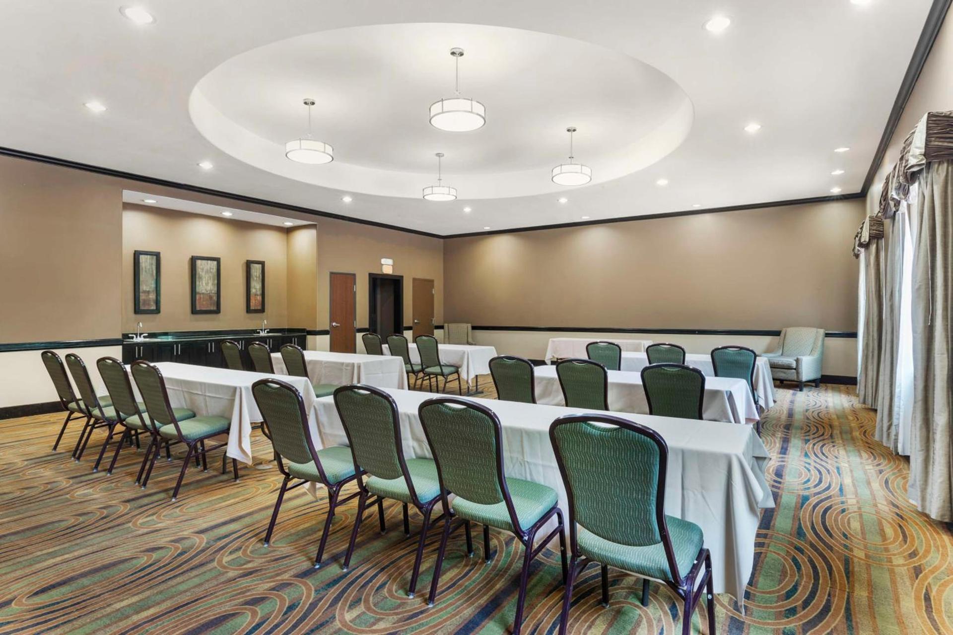 Best Western Plus Texoma Hotel & Suites photo 37