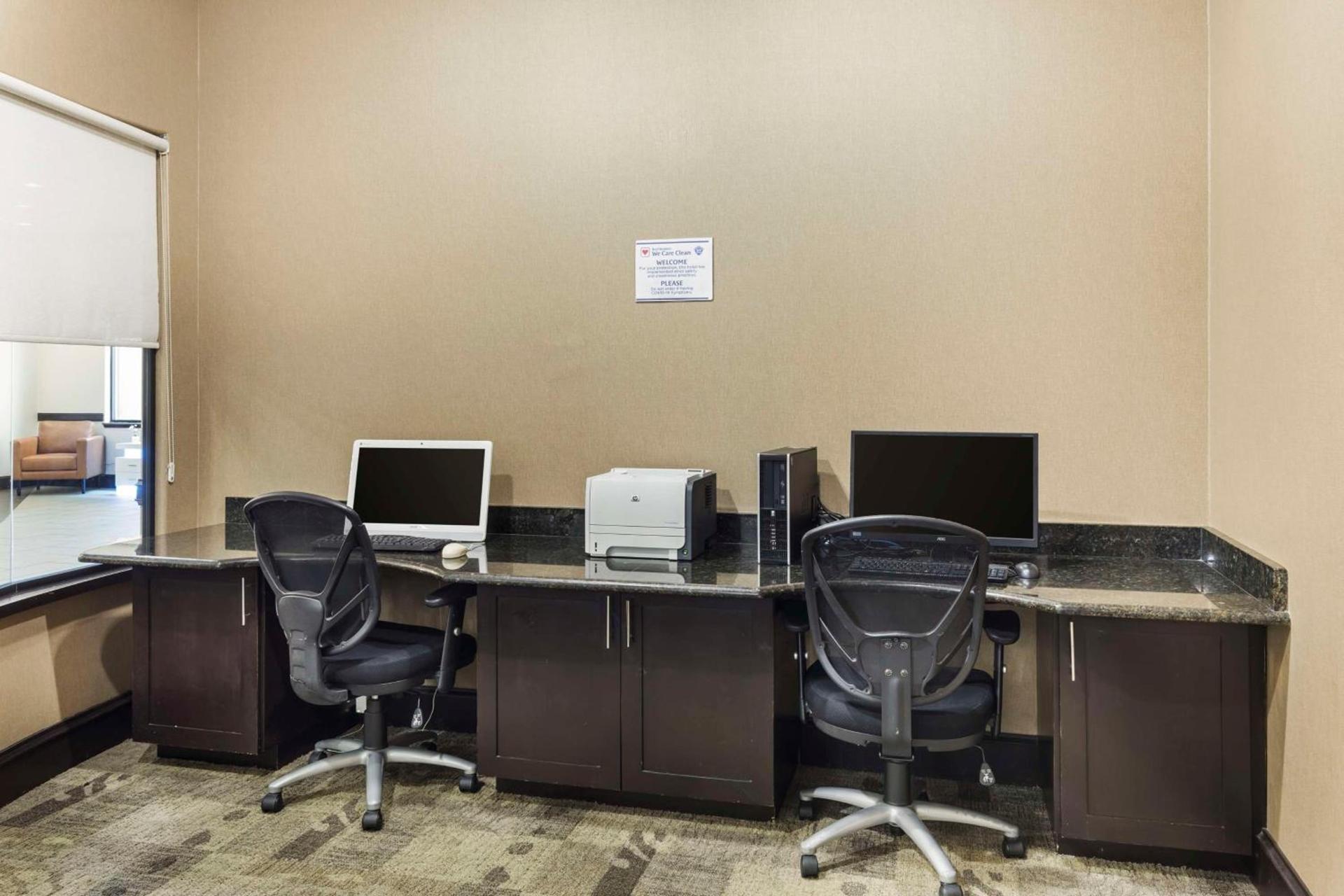 Best Western Plus Texoma Hotel & Suites photo 36