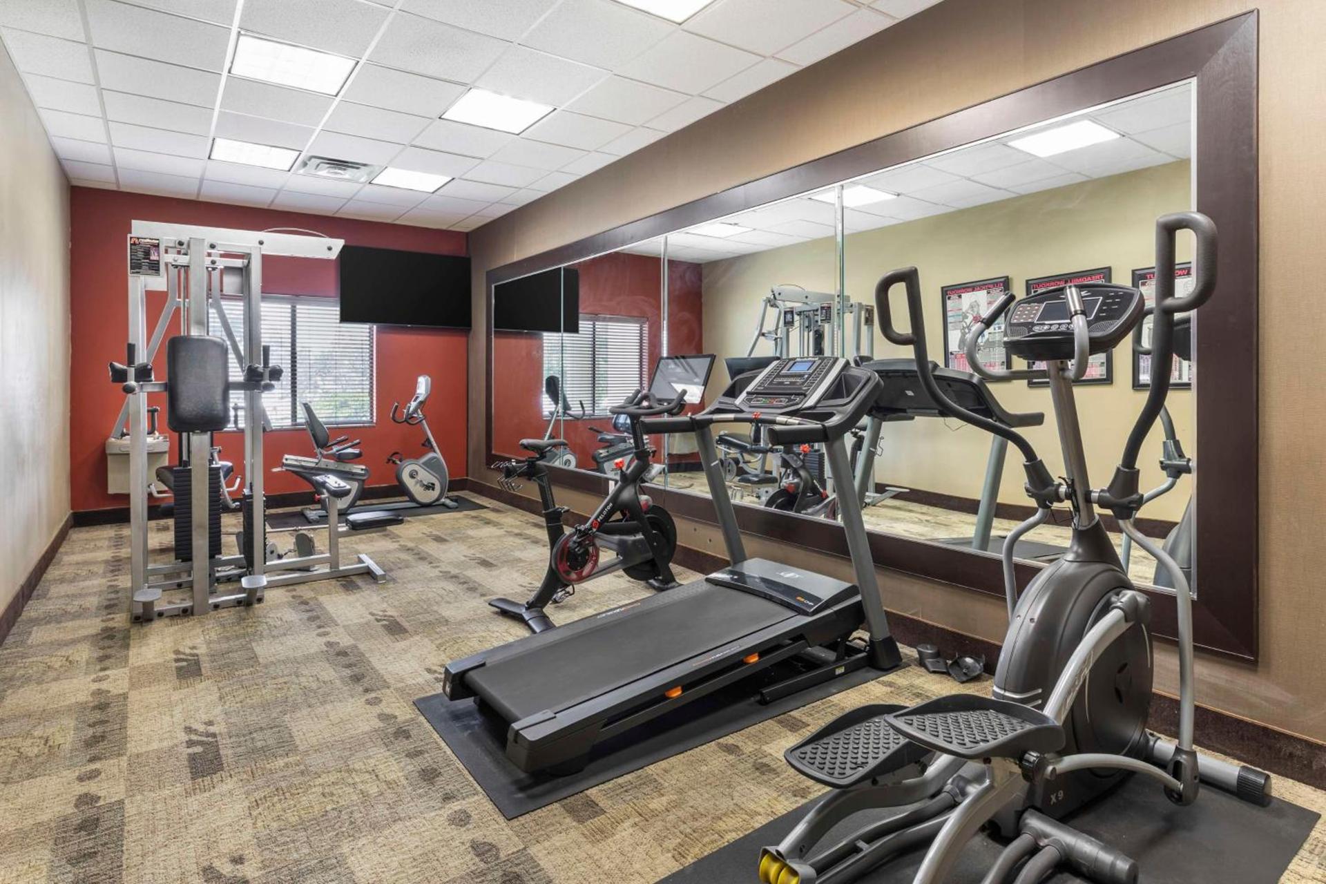 Best Western Plus Texoma Hotel & Suites photo 8
