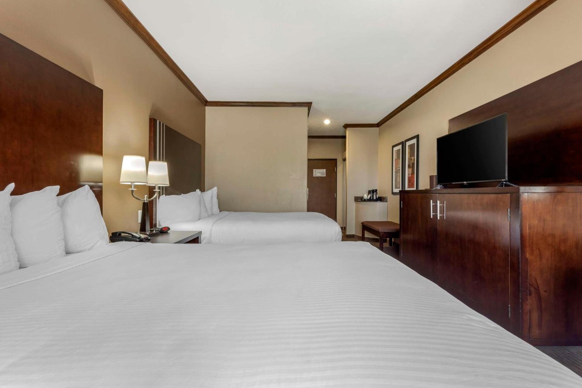 Best Western Plus Texoma Hotel & Suites photo 13