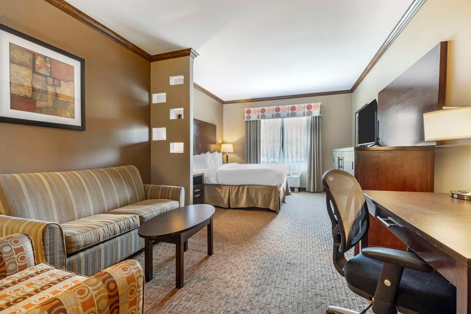 Best Western Plus Texoma Hotel & Suites photo 21
