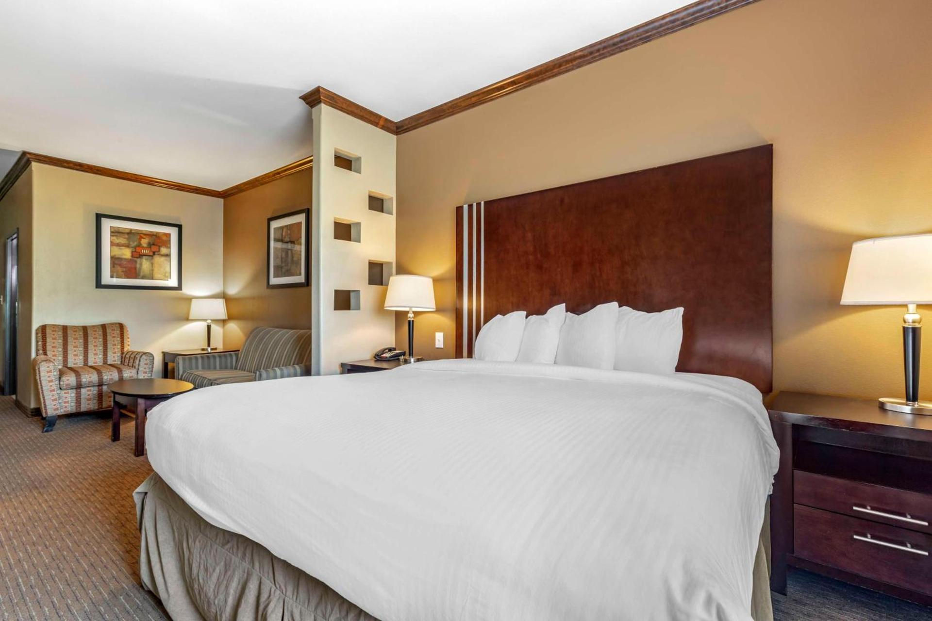 Best Western Plus Texoma Hotel & Suites photo 23