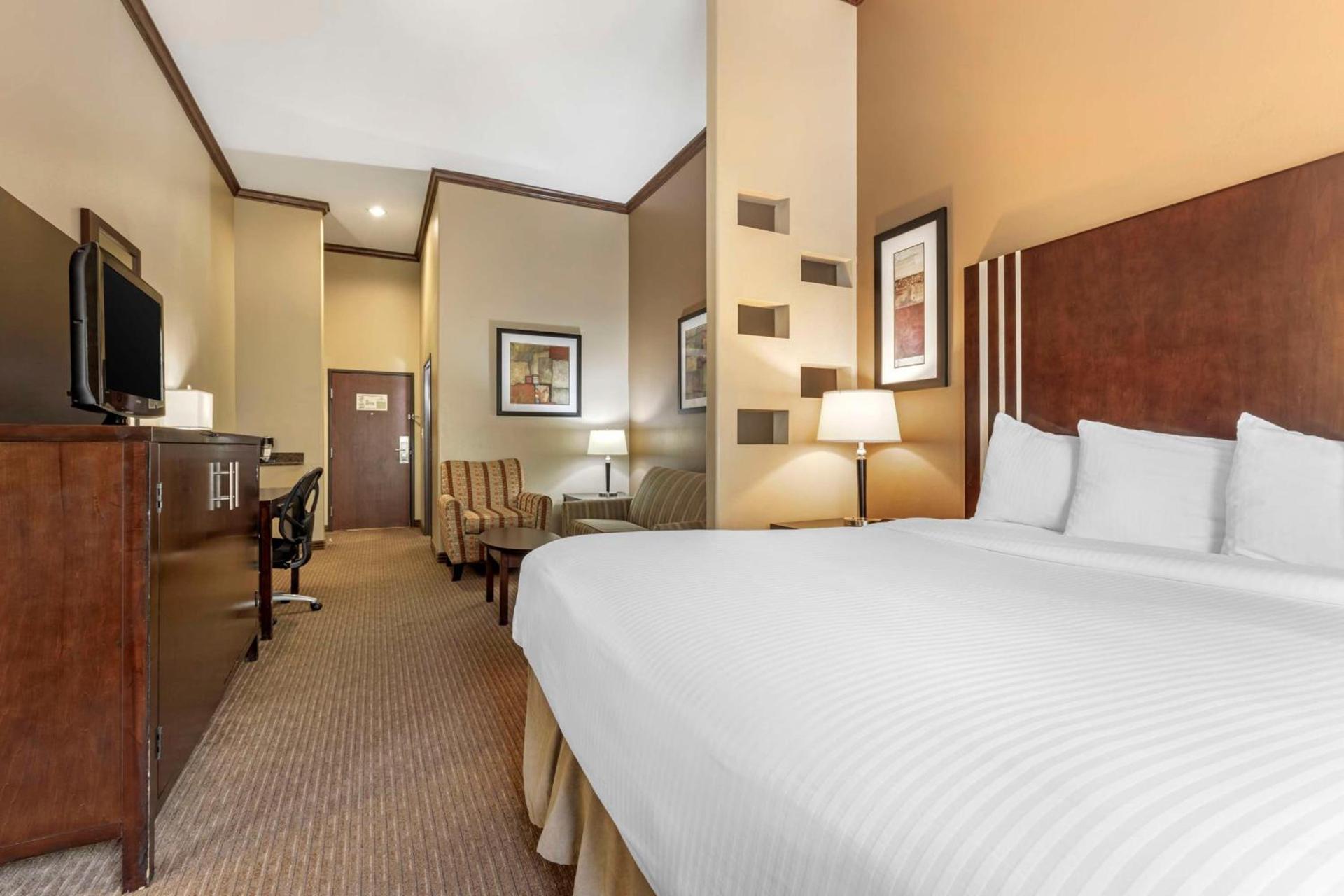 Best Western Plus Texoma Hotel & Suites photo 26