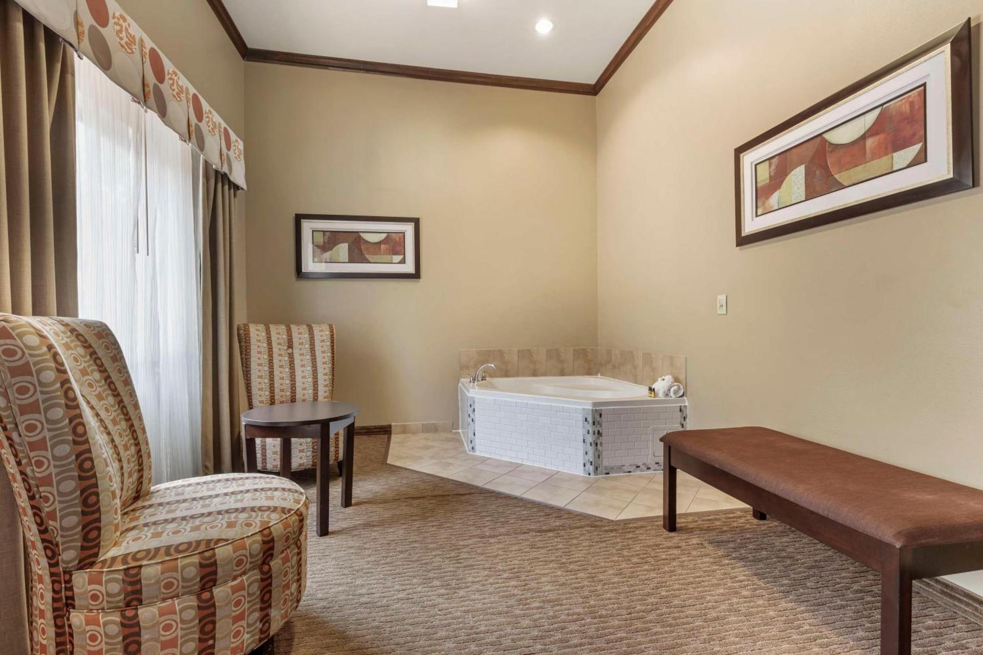 Best Western Plus Texoma Hotel & Suites photo 27