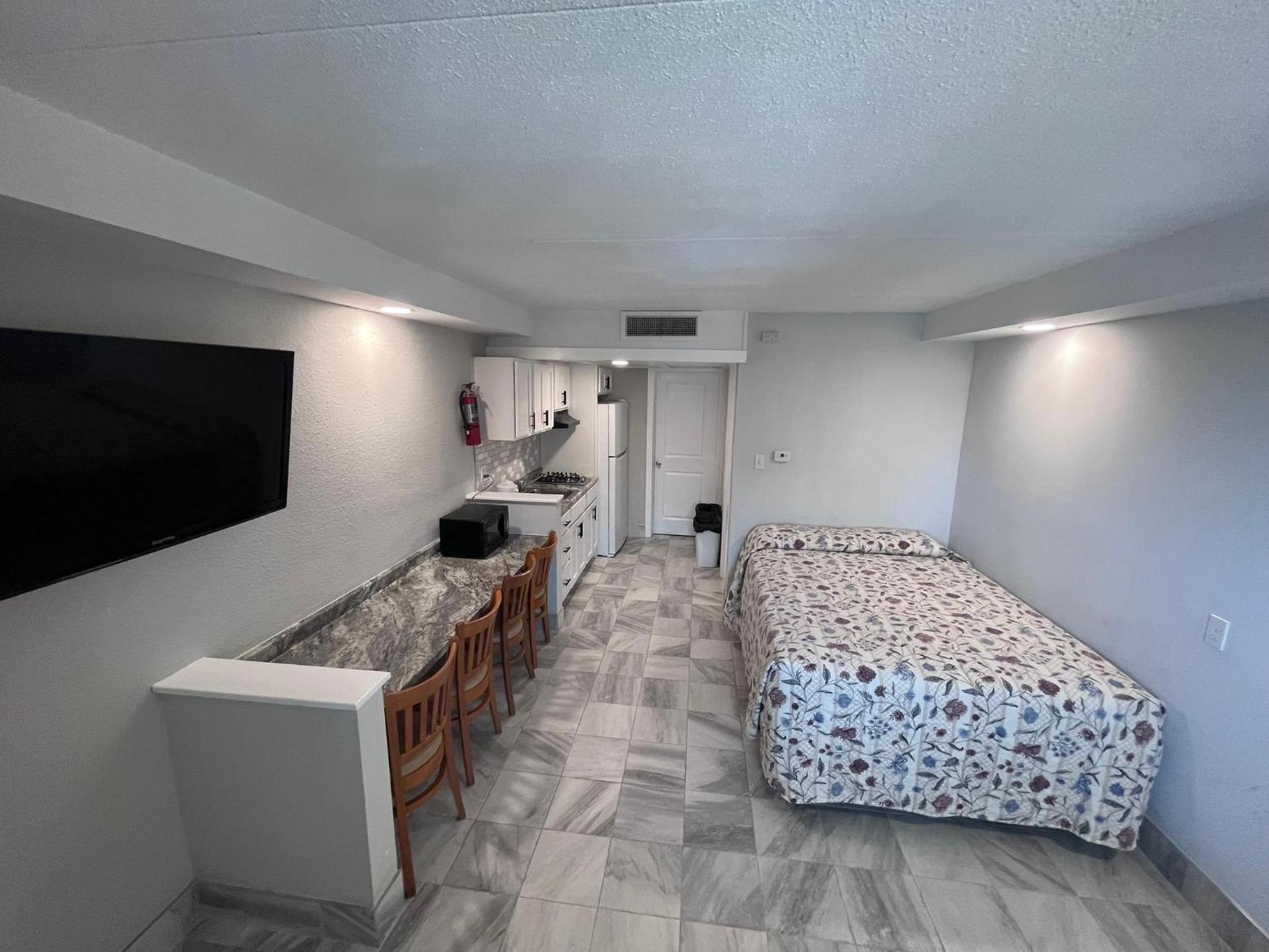 Admiral Resort Motel photo 12