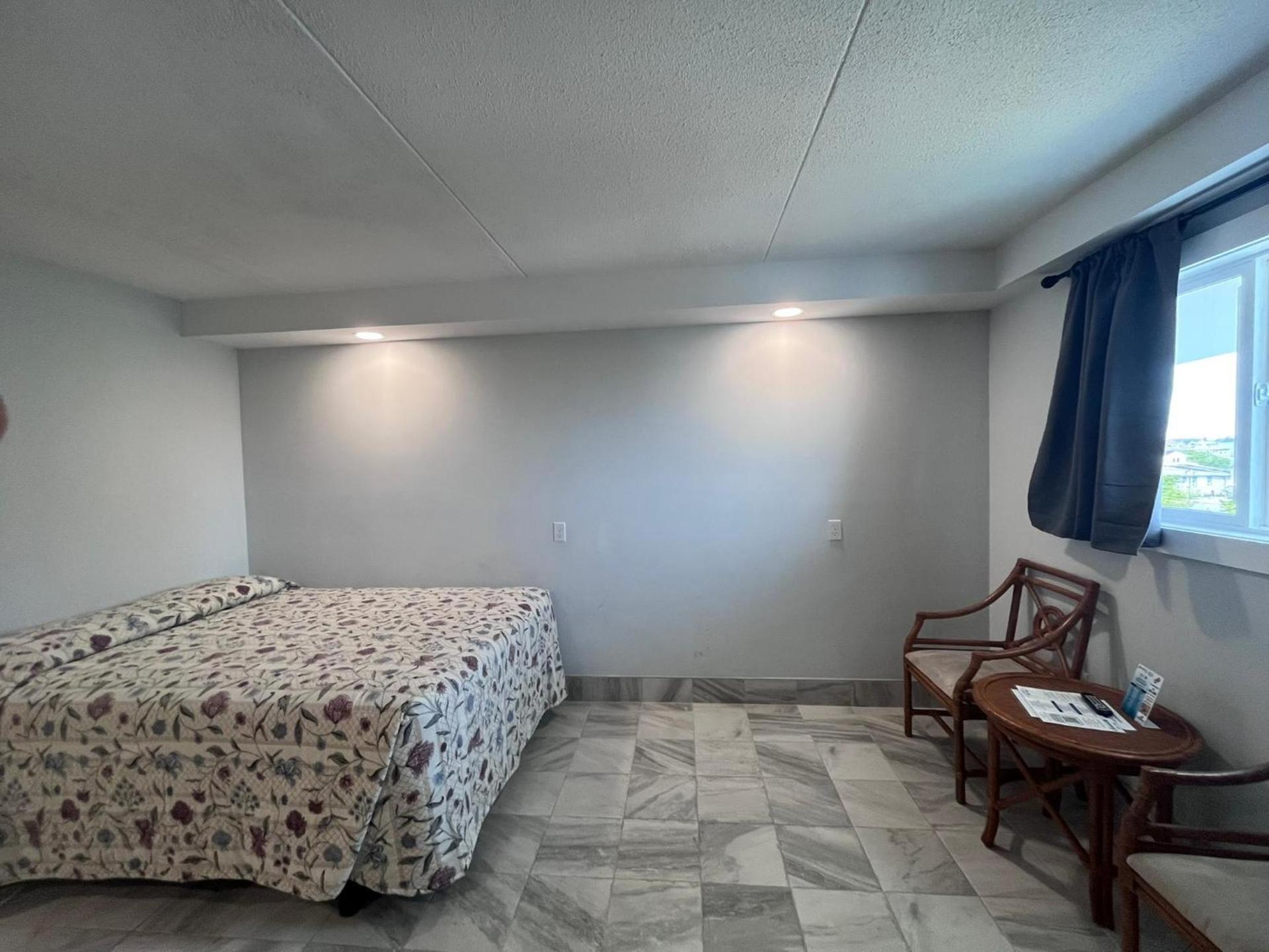 Admiral Resort Motel photo 13