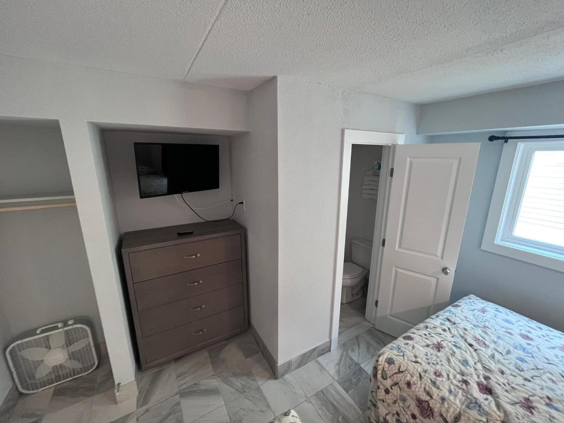 Admiral Resort Motel photo 22