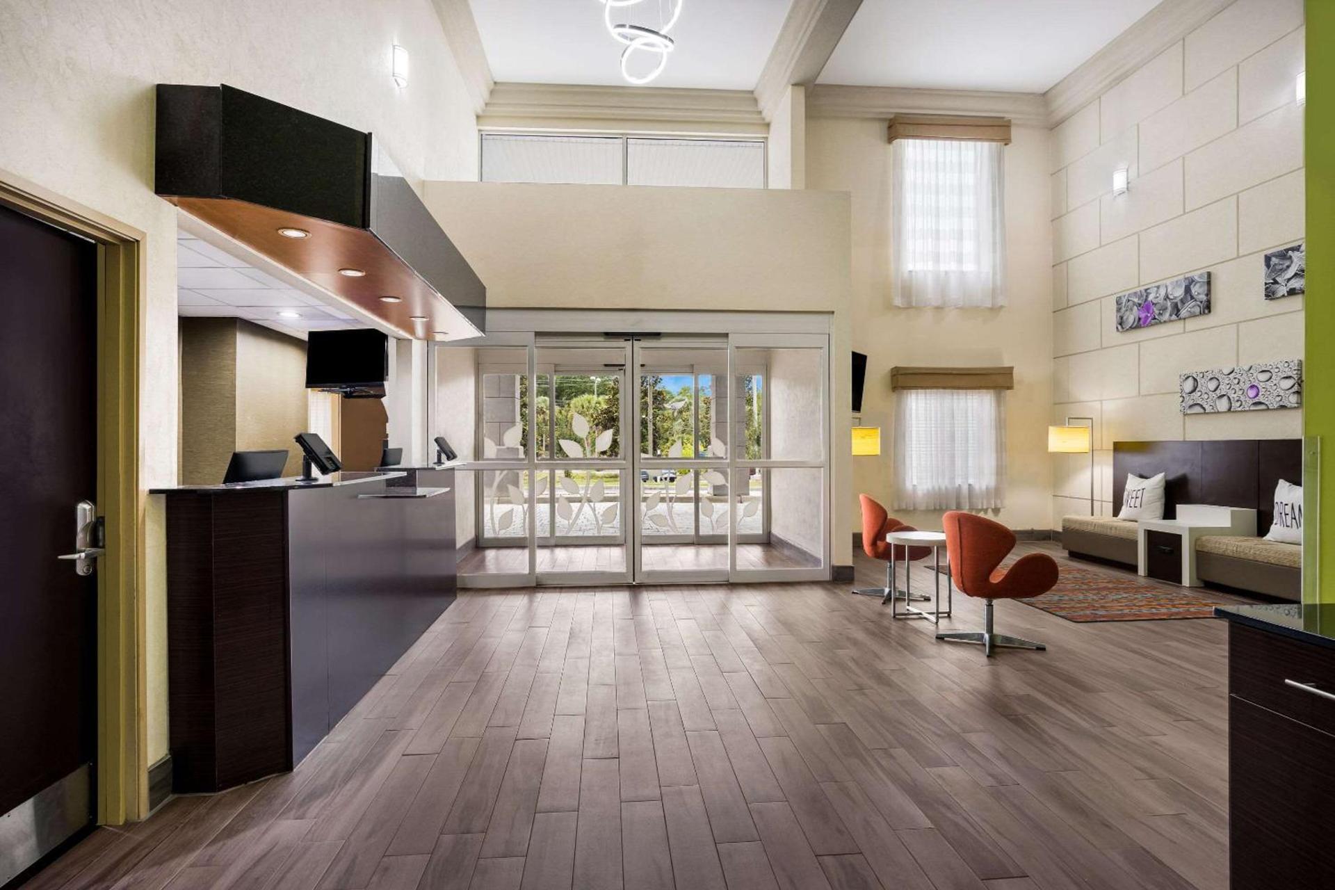 Sleep Inn & Suites Valdosta Mall Area photo 5