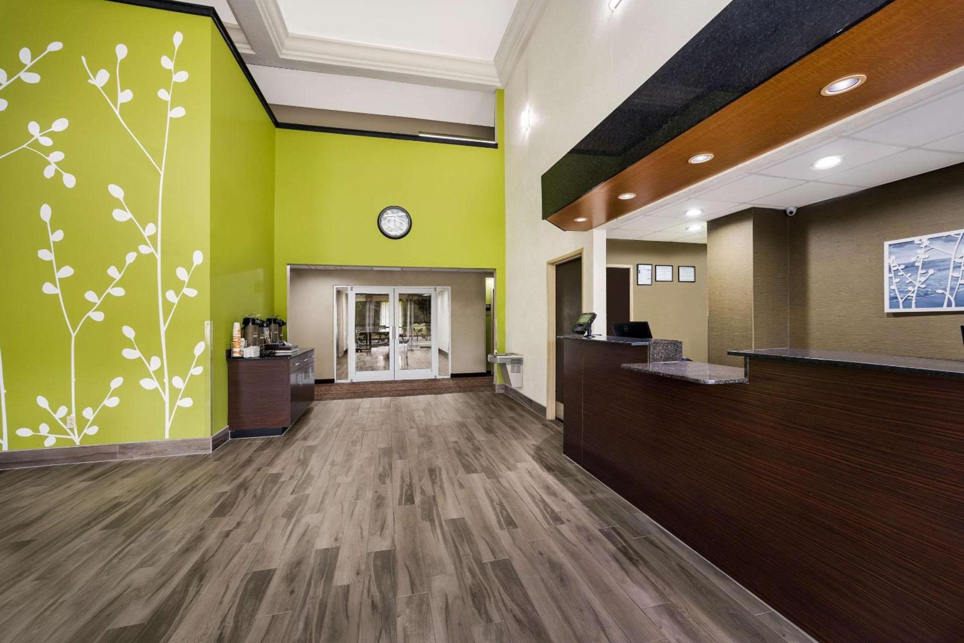 Sleep Inn & Suites Valdosta Mall Area photo 4