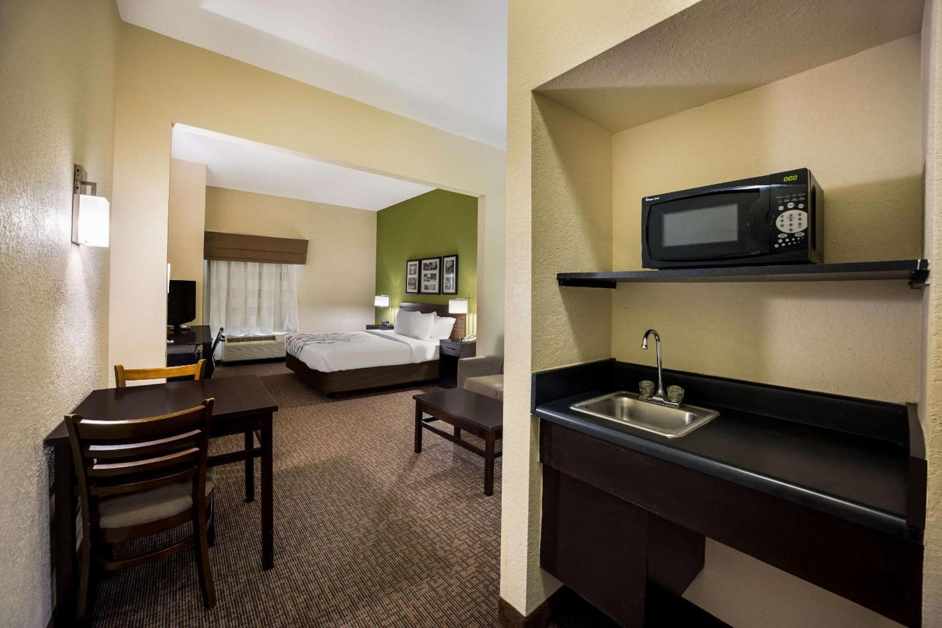 Sleep Inn & Suites Valdosta Mall Area photo 26