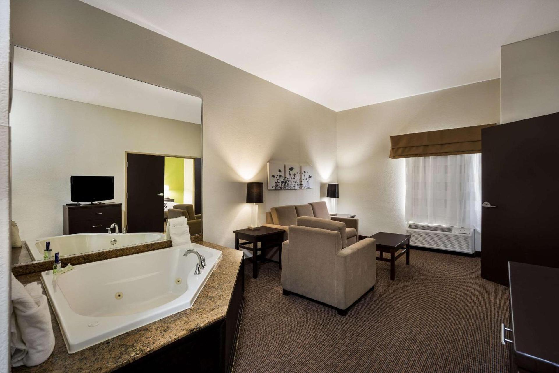 Sleep Inn & Suites Valdosta Mall Area photo 23