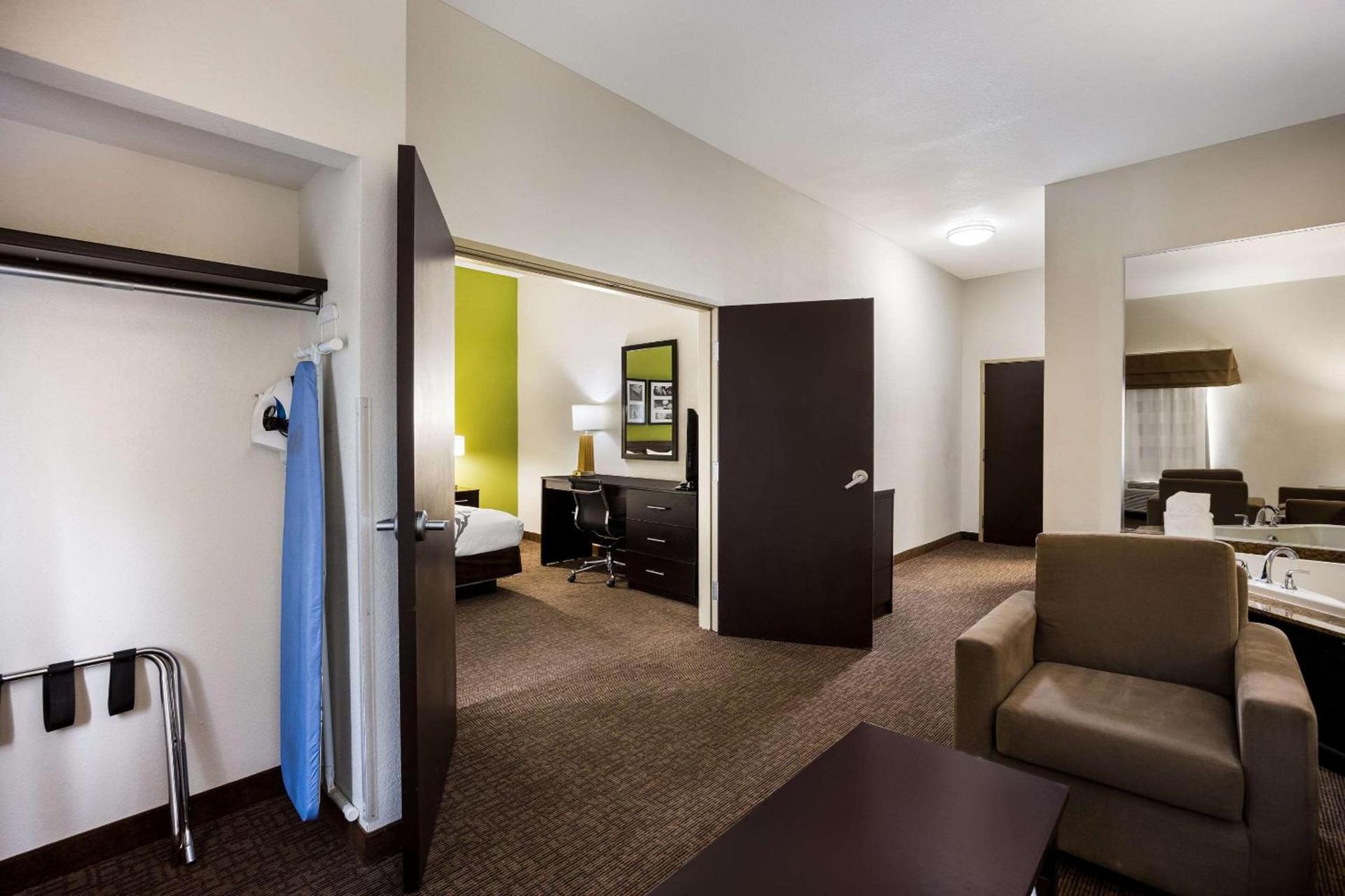 Sleep Inn & Suites Valdosta Mall Area photo 24