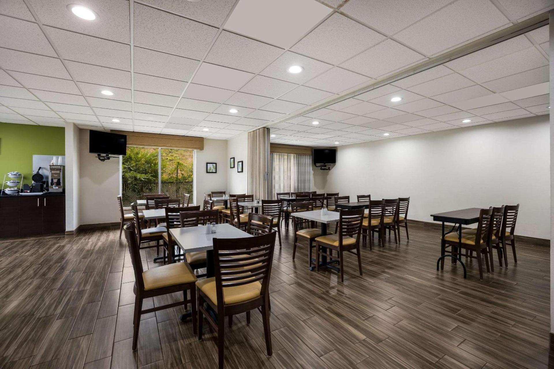Sleep Inn & Suites Valdosta Mall Area photo 34