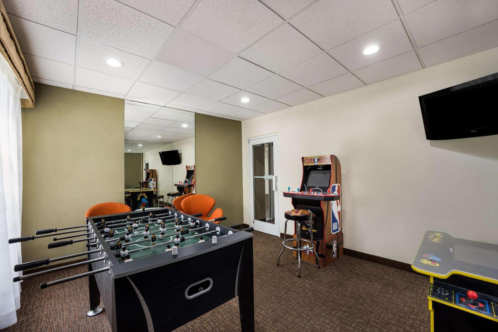 Sleep Inn & Suites Valdosta Mall Area photo 38